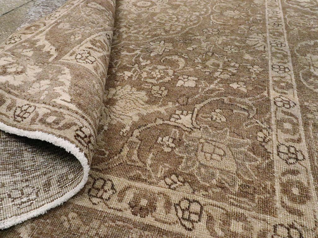 20ième siècle Tapis d'appoint persan Tabriz du début du 20e siècle en vente