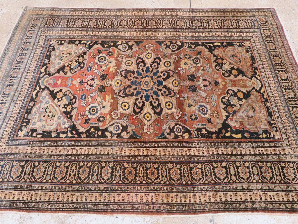 Alfombra de acento persa Tabriz Haji Jalili de principios del siglo XX en Excelente estado para la venta en New York, NY