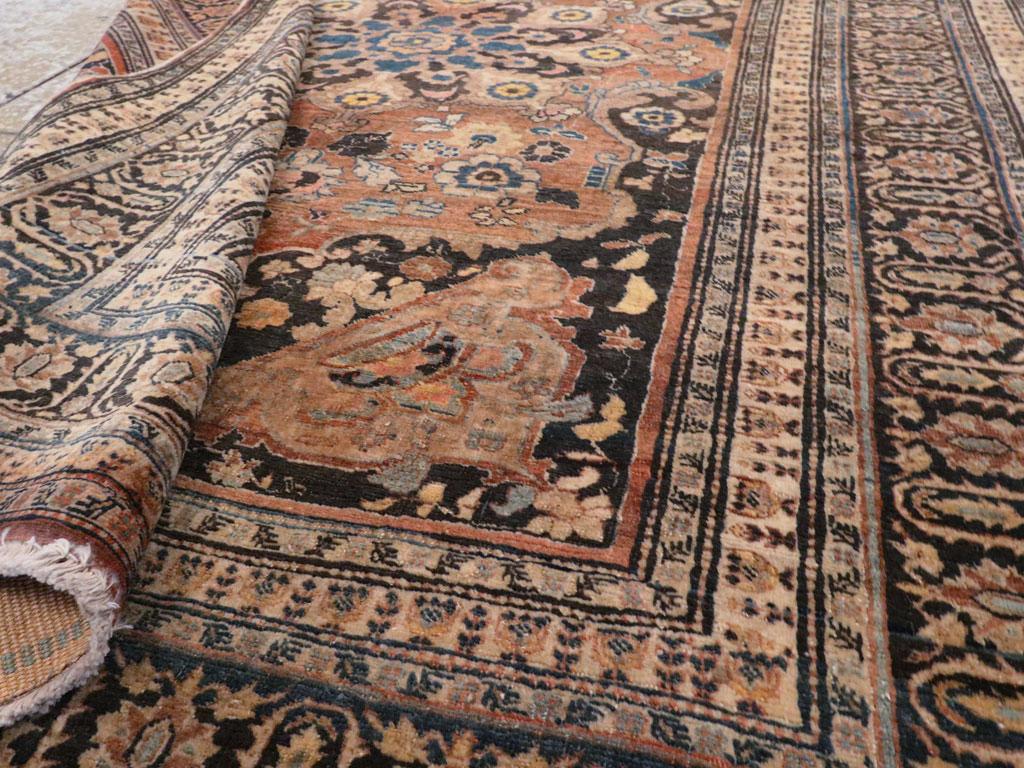Alfombra de acento persa Tabriz Haji Jalili de principios del siglo XX Lana en venta