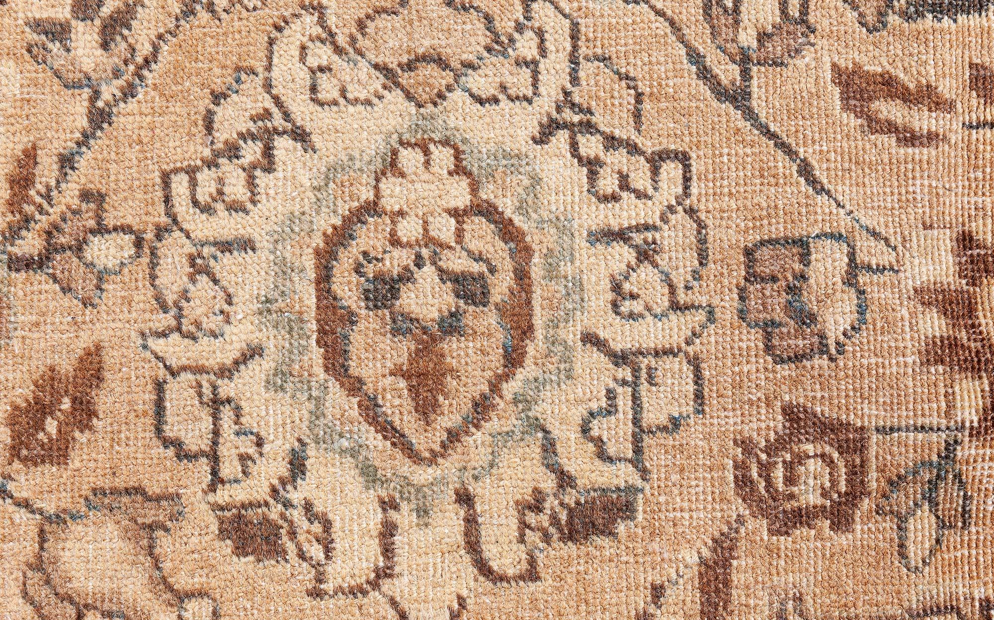 Authentique tapis persan Tabriz du début du 20e siècle fait à la main
Taille : 11'6