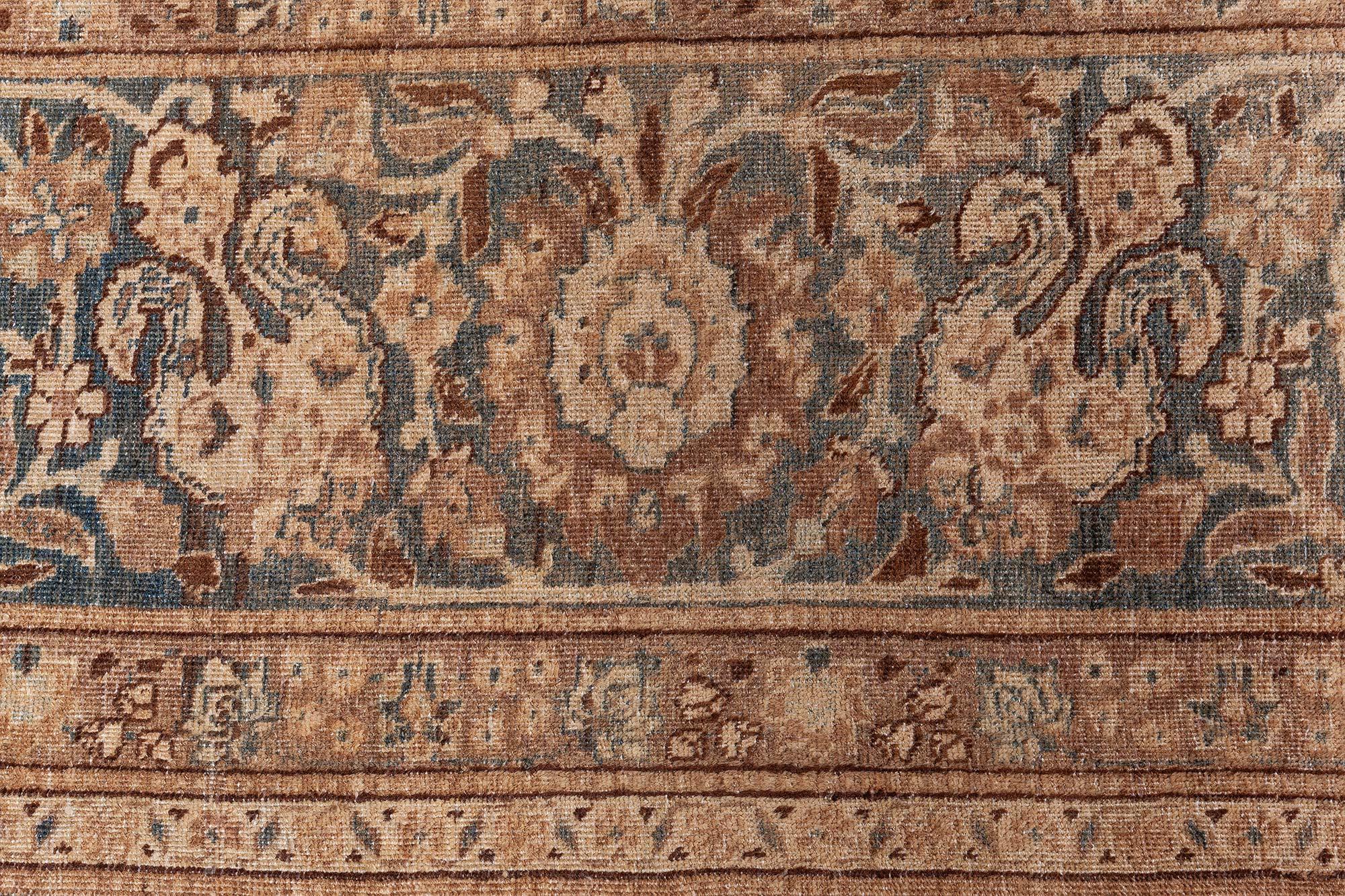 Noué à la main Tapis persan Tabriz du début du 20ème siècle Doris Leslie Blau en vente