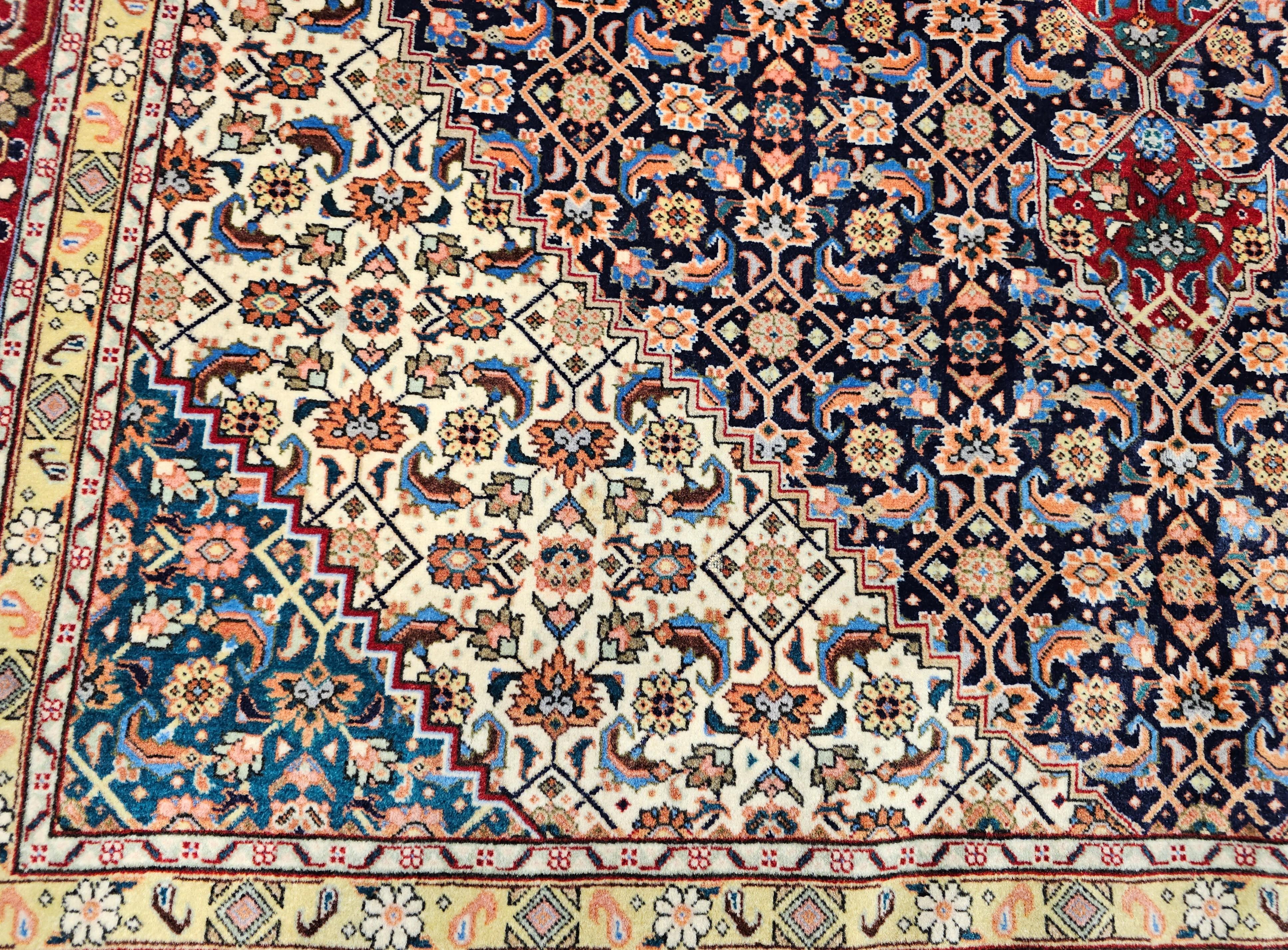 Tappeto Tabriz Mahi persiano dei primi del Novecento con motivi geometrici in vendita 3