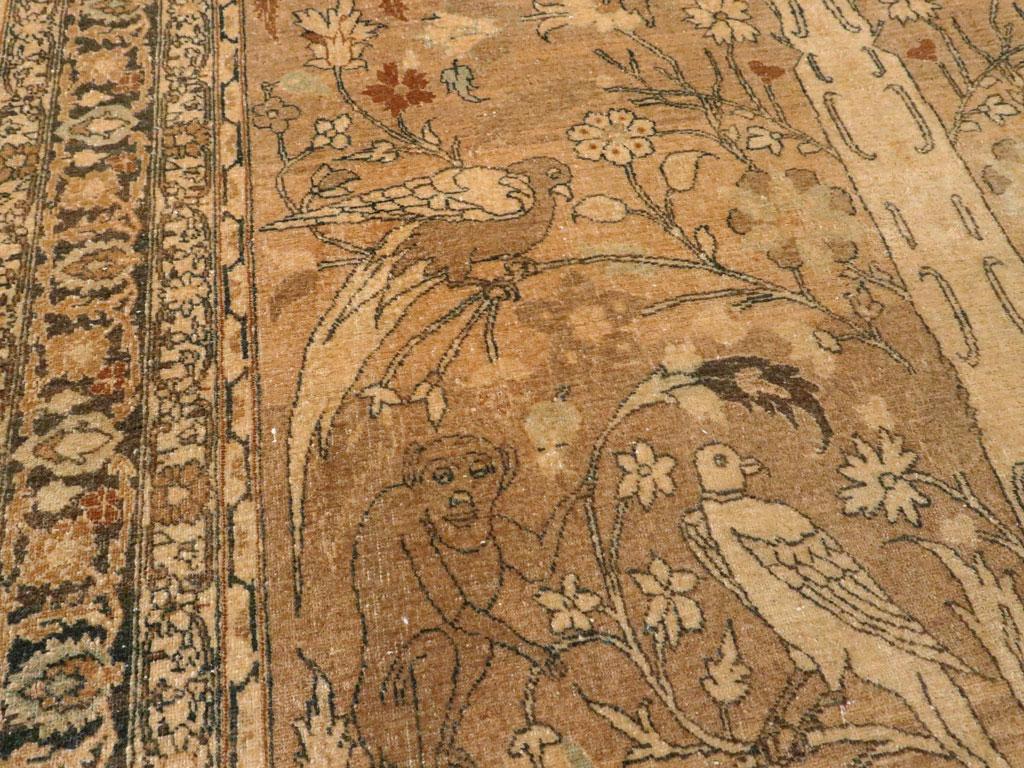 Alfombra de acento pictórica persa Tabriz de principios del siglo XX Anudado a mano en venta