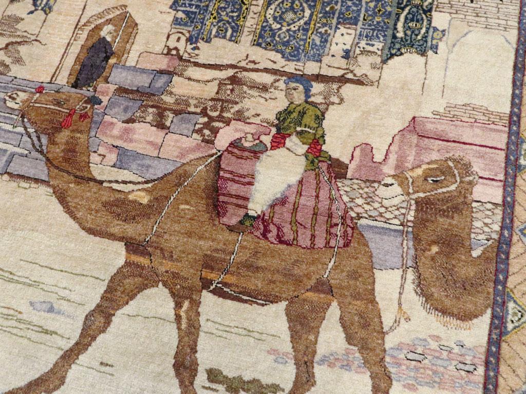Persischer Täbris-Teppich des frühen 20. Jahrhunderts mit malerischen Akzenten im Zustand „Hervorragend“ im Angebot in New York, NY