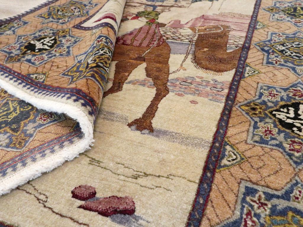 Persischer Täbris-Teppich des frühen 20. Jahrhunderts mit malerischen Akzenten im Angebot 2