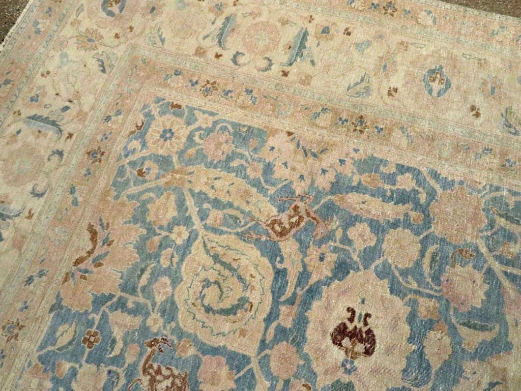 Early 20th Century Persian Tabriz Room Size Carpet in Grey-Blue and Cream For Sale 1
