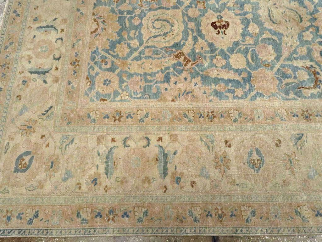 Early 20th Century Persian Tabriz Room Size Carpet in Grey-Blue and Cream For Sale 3