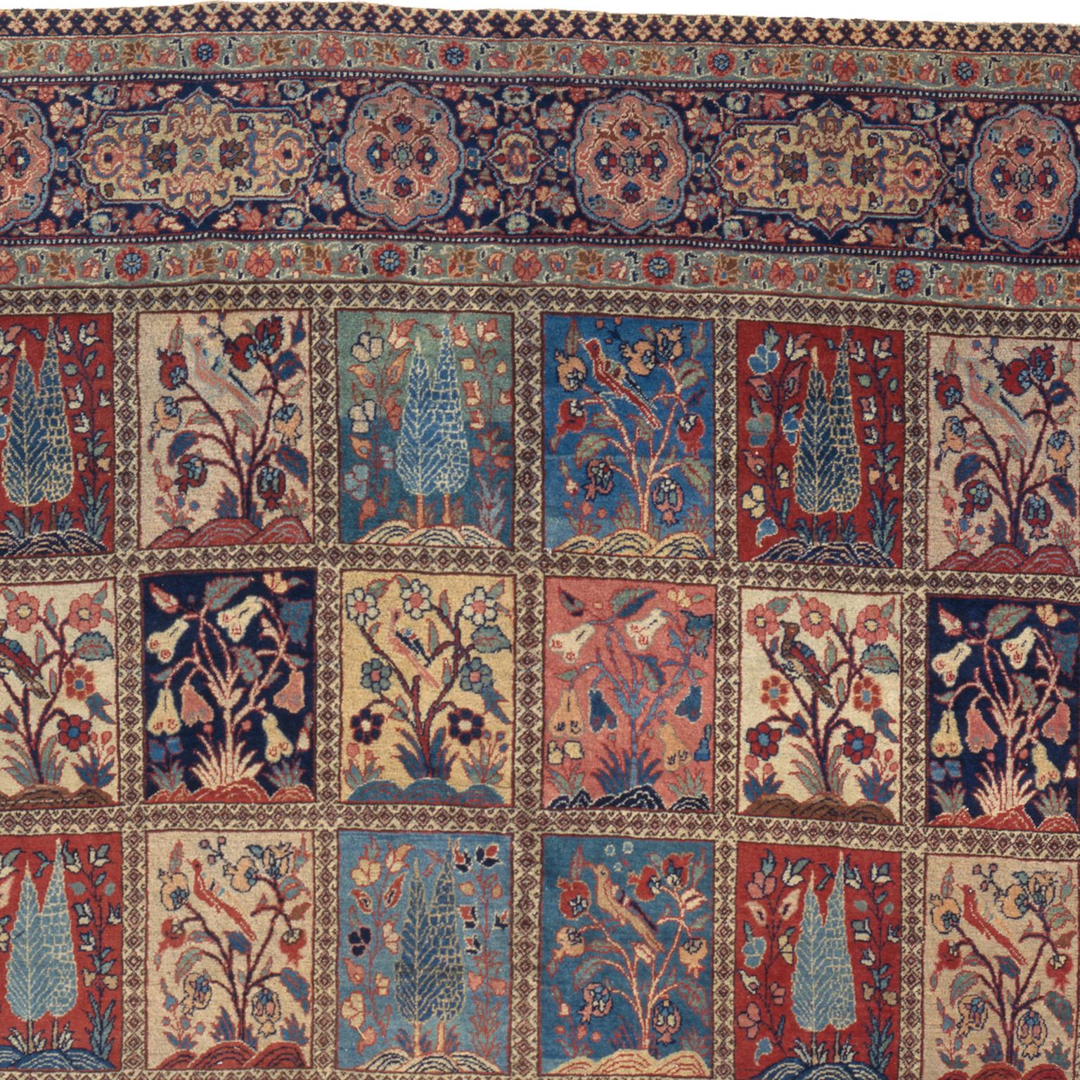 Early 20th Century Persian Tabriz Rug In Good Condition For Sale In New York, NY