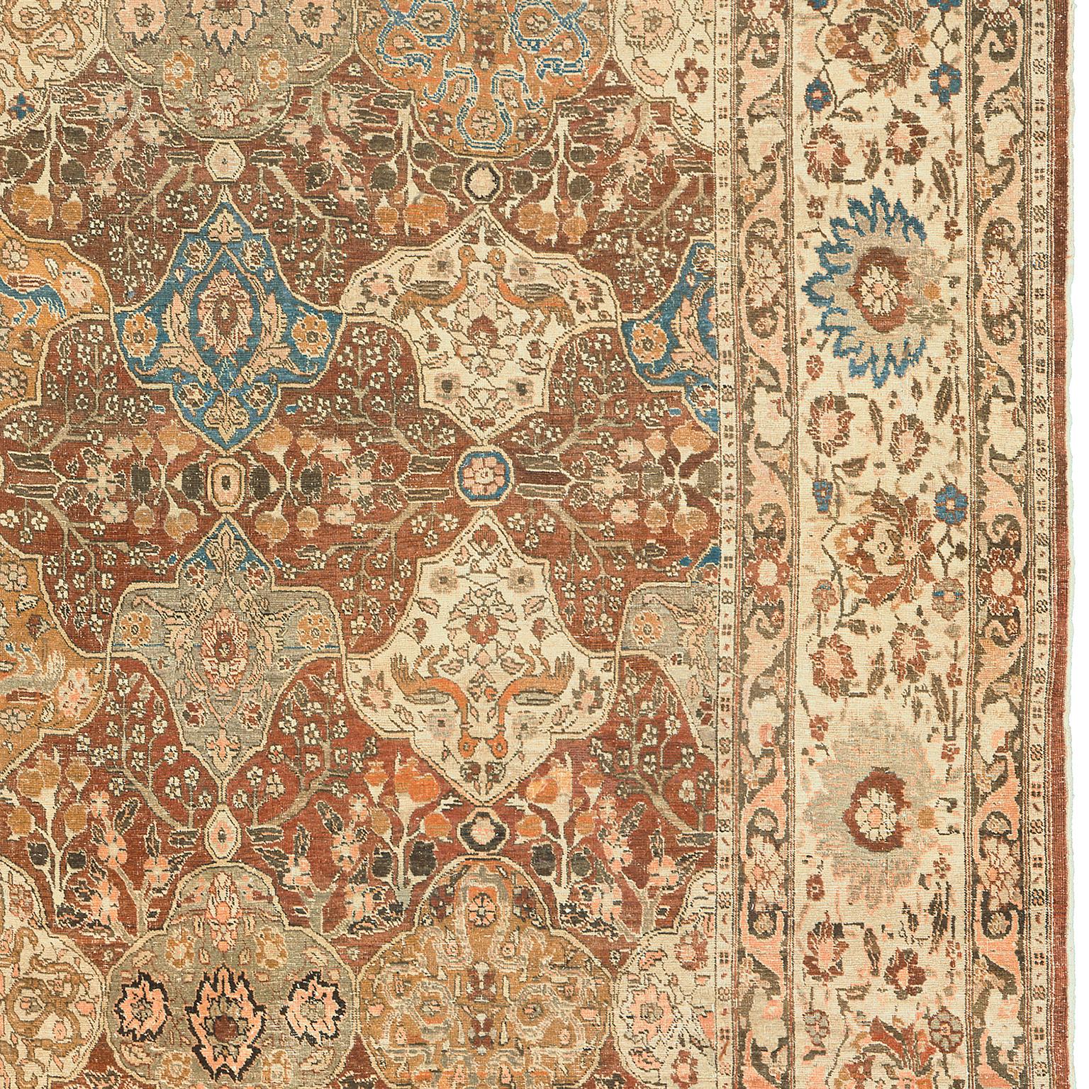 Early 20th Century Persian Tabriz Rug In condizioni buone in vendita a New York, NY