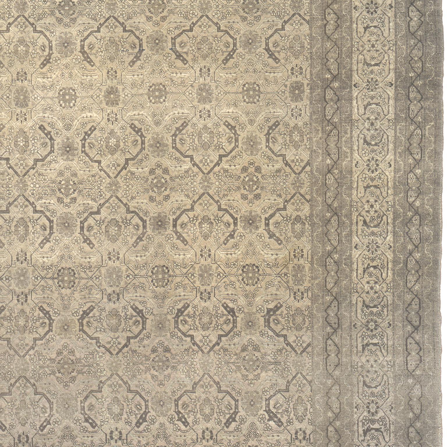 Early 20th Century Persian Tabriz Rug en Bueno estado para la venta en New York, NY