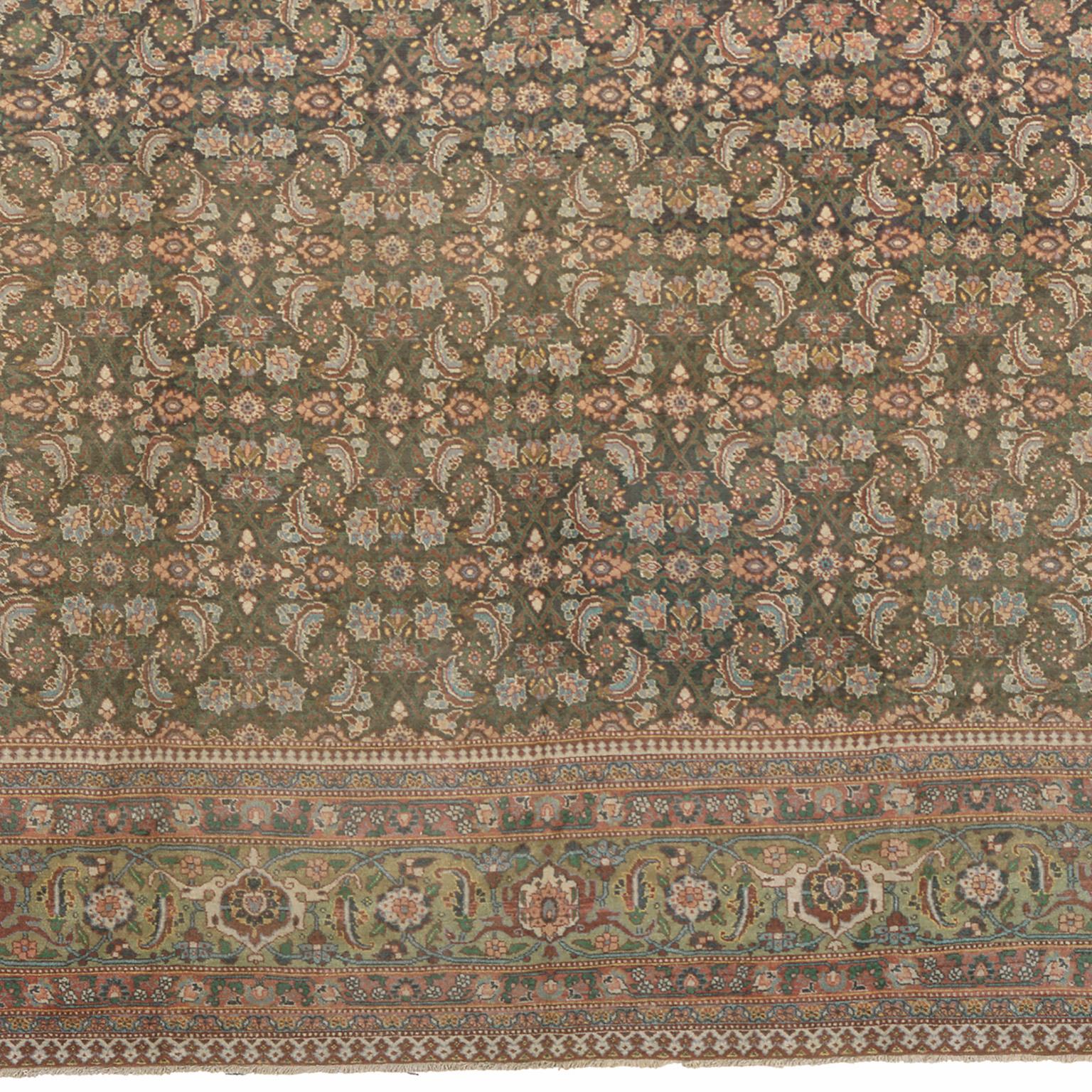 Tappeto persiano Tabriz dei primi del Novecento In condizioni buone in vendita a New York, NY