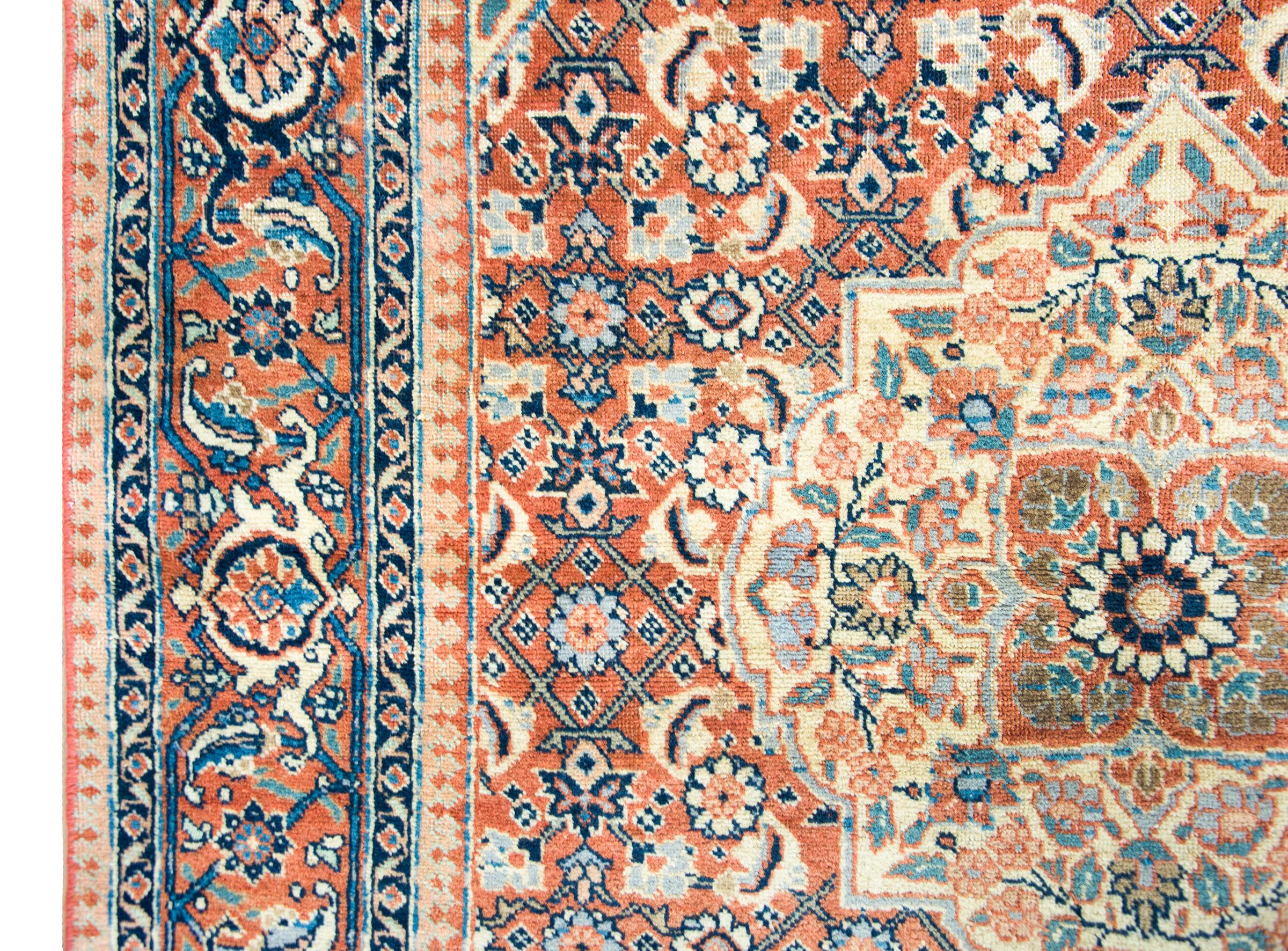 Metà XX secolo Tappeto persiano Tabriz dei primi del Novecento in vendita