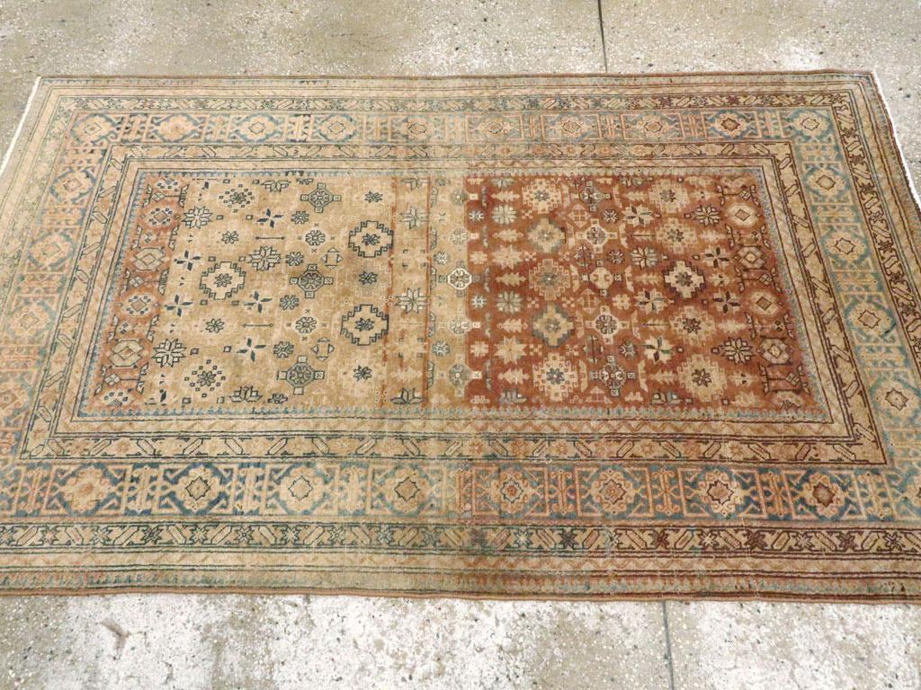 Tapis persan Tabriz du début du 20e siècle Excellent état - En vente à New York, NY
