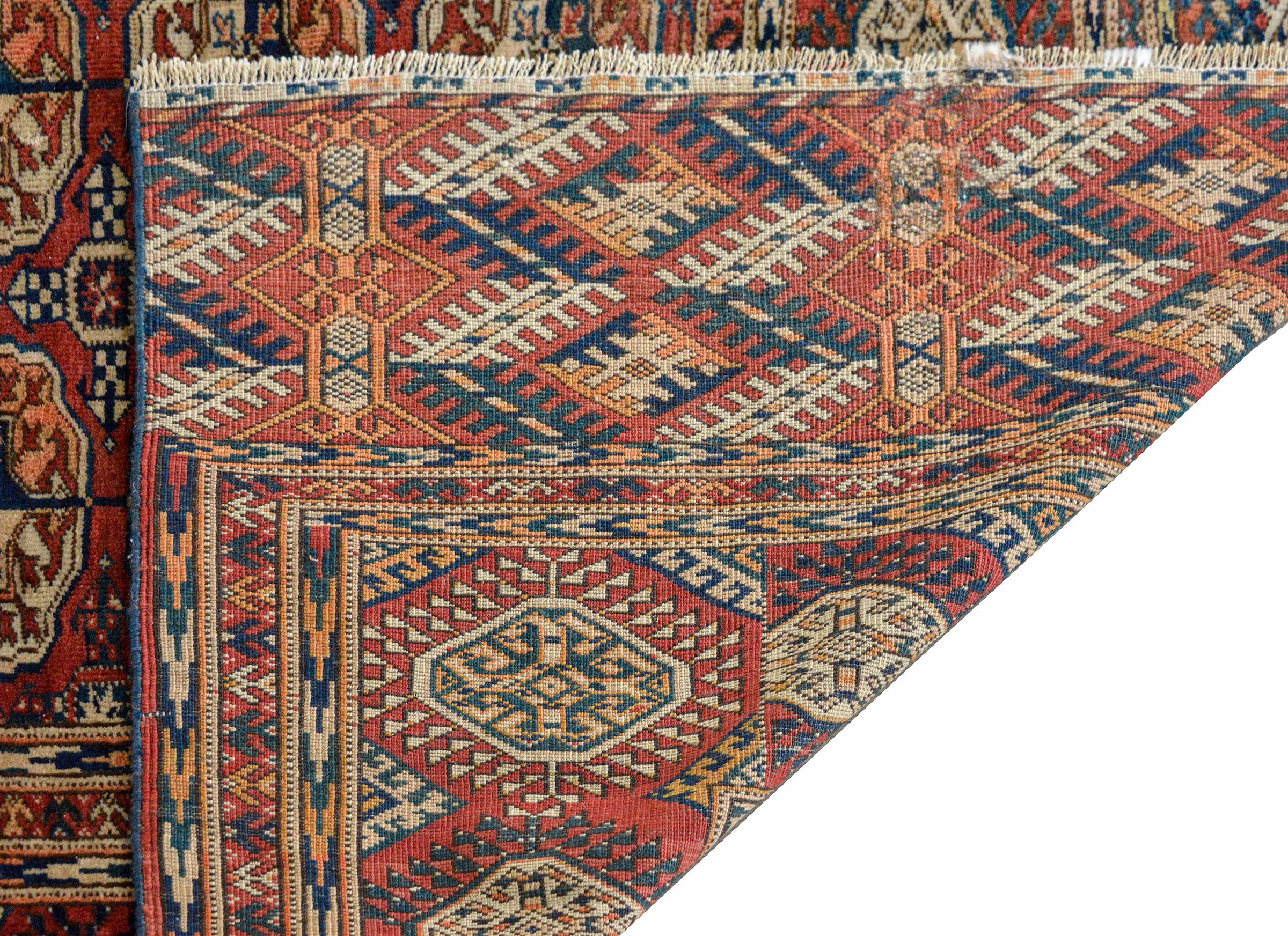 Persischer Tekeh-Teppich des frühen 20. Jahrhunderts im Angebot 3
