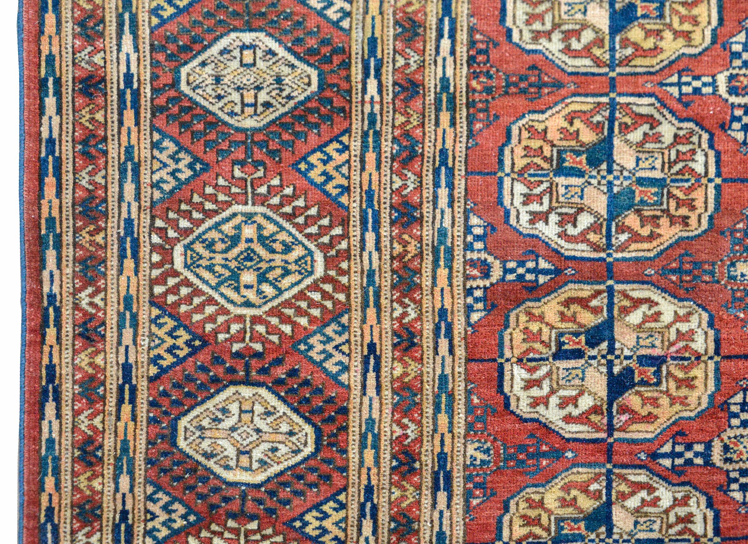 Persischer Tekeh-Teppich des frühen 20. Jahrhunderts (Handgeknüpft) im Angebot