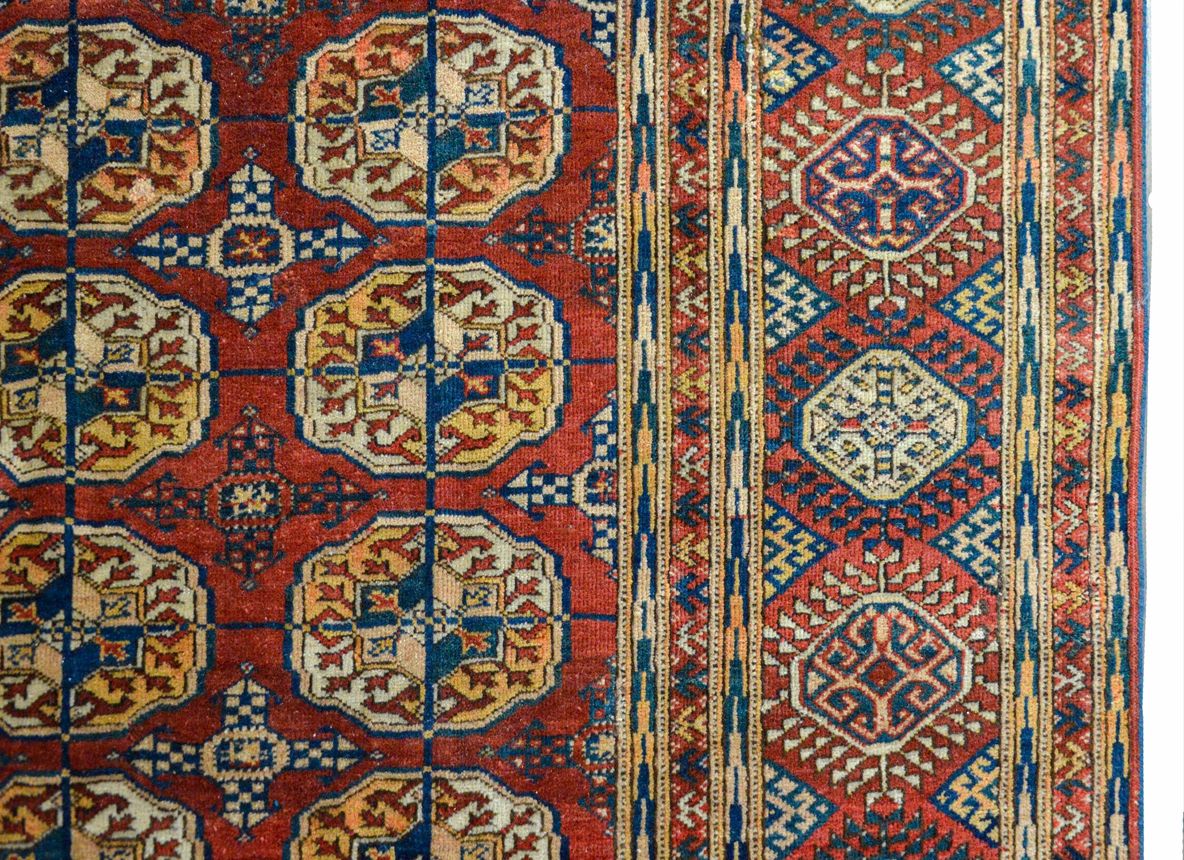 Persischer Tekeh-Teppich des frühen 20. Jahrhunderts im Zustand „Gut“ im Angebot in Chicago, IL