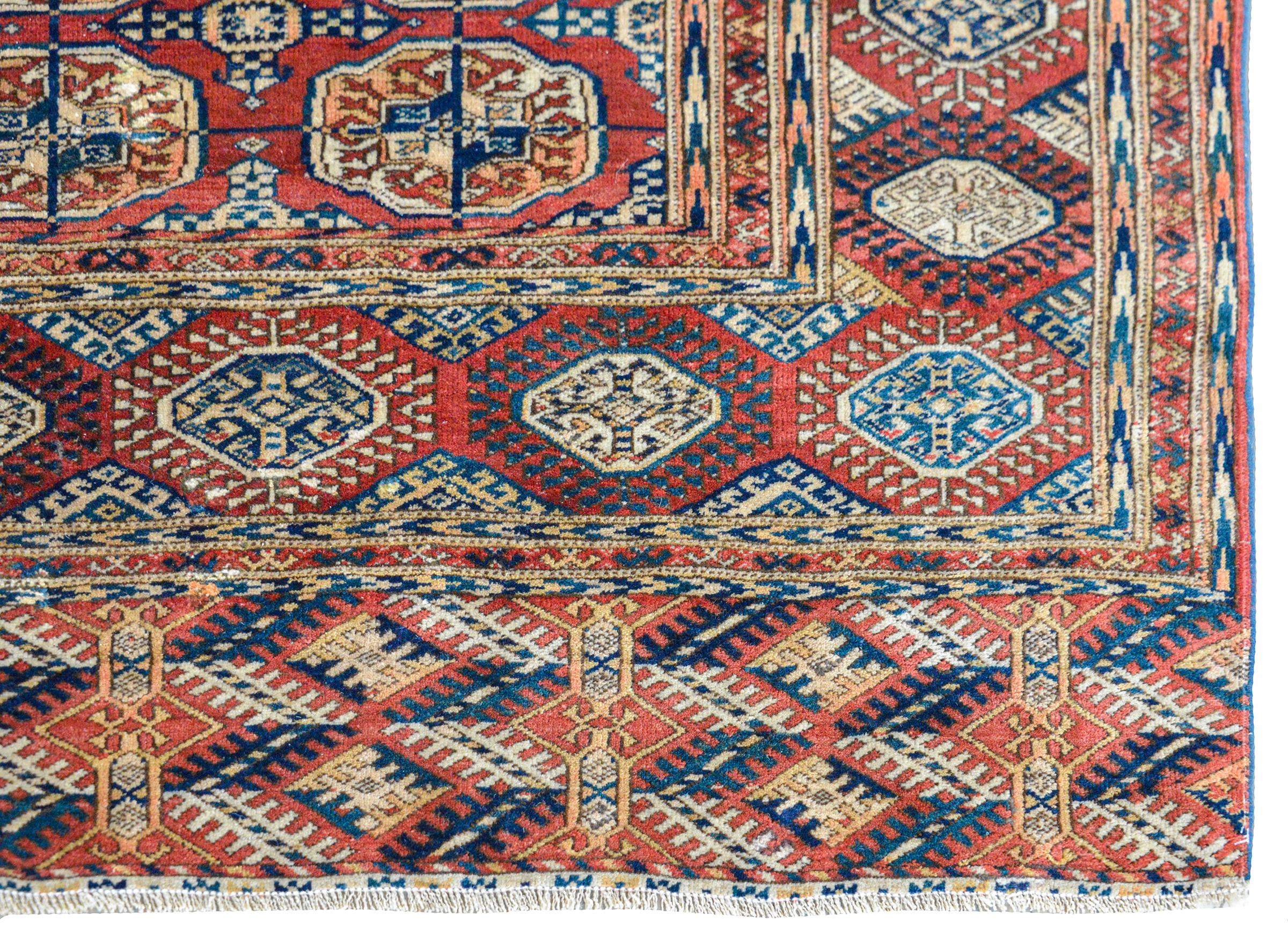 Persischer Tekeh-Teppich des frühen 20. Jahrhunderts im Angebot 2