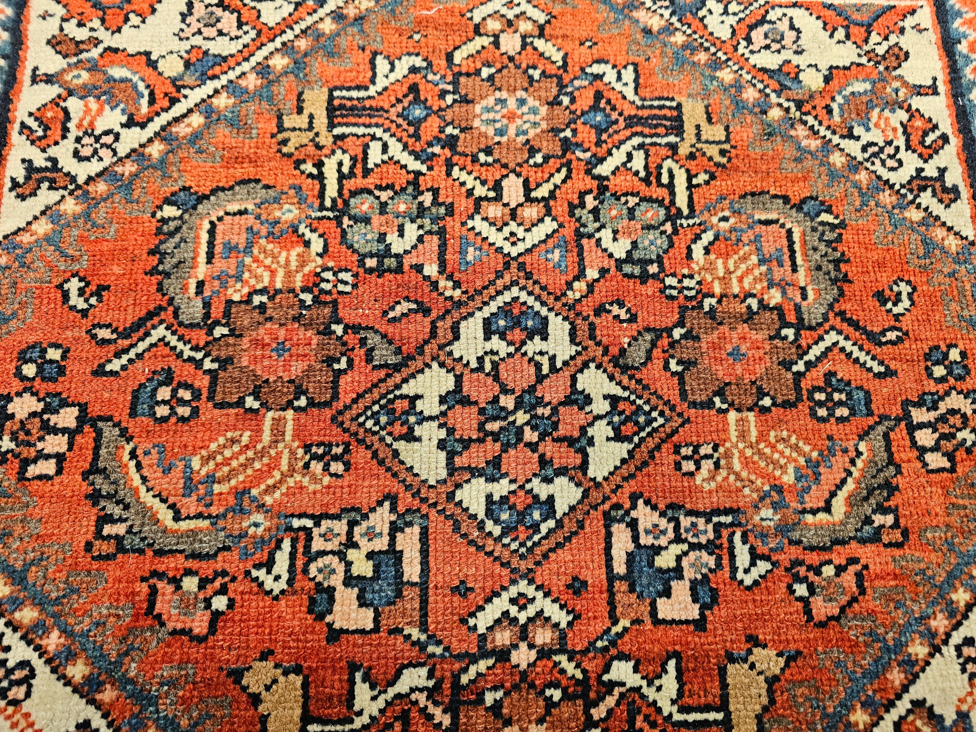 Bagface Malayer tribale persiano dell'inizio del XX secolo usato come arte da parete nomade in vendita 3