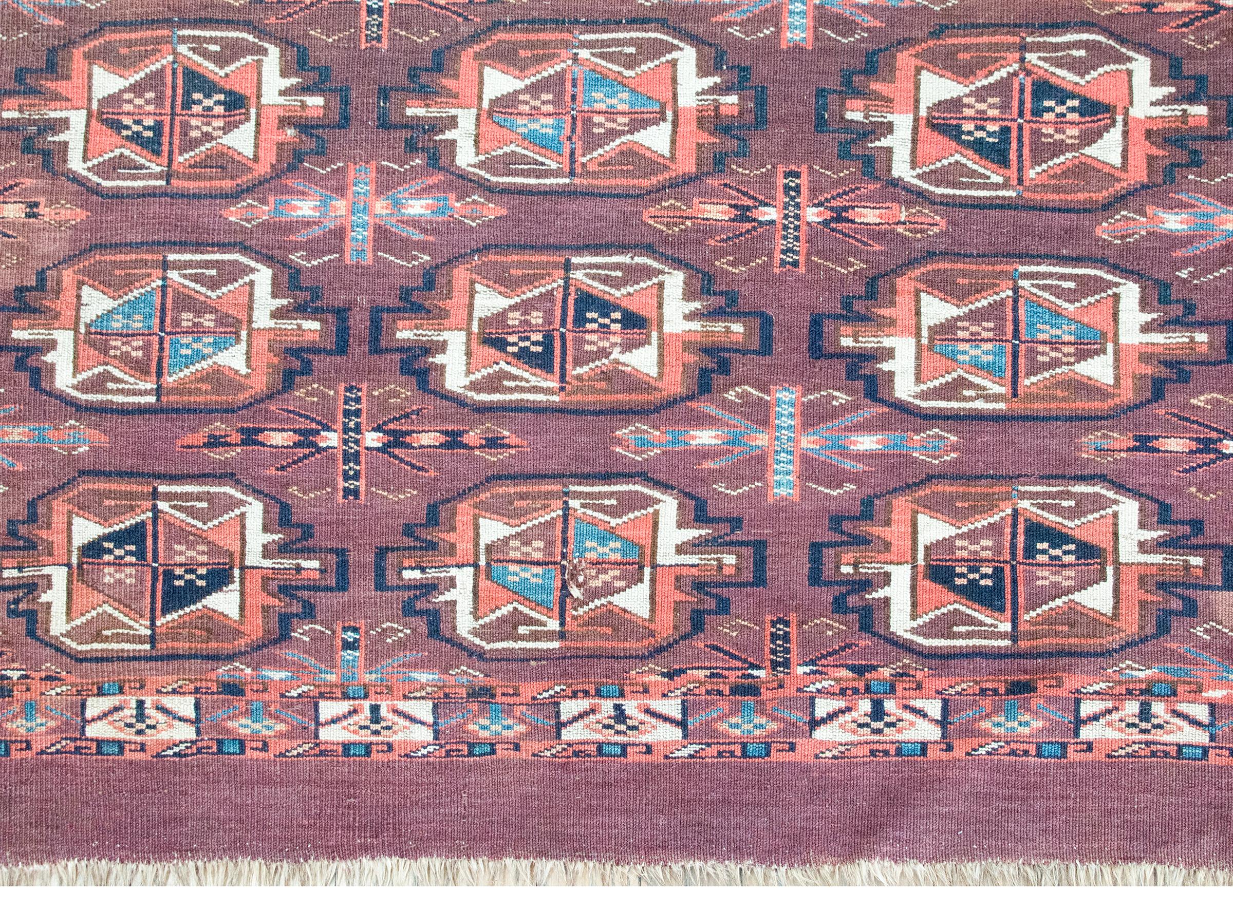 Tissé à la main Tapis persan Yamout du début du 20e siècle en vente