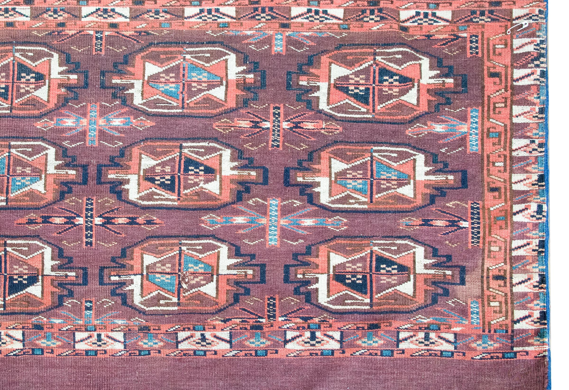 Tapis persan Yamout du début du 20e siècle Bon état - En vente à Chicago, IL