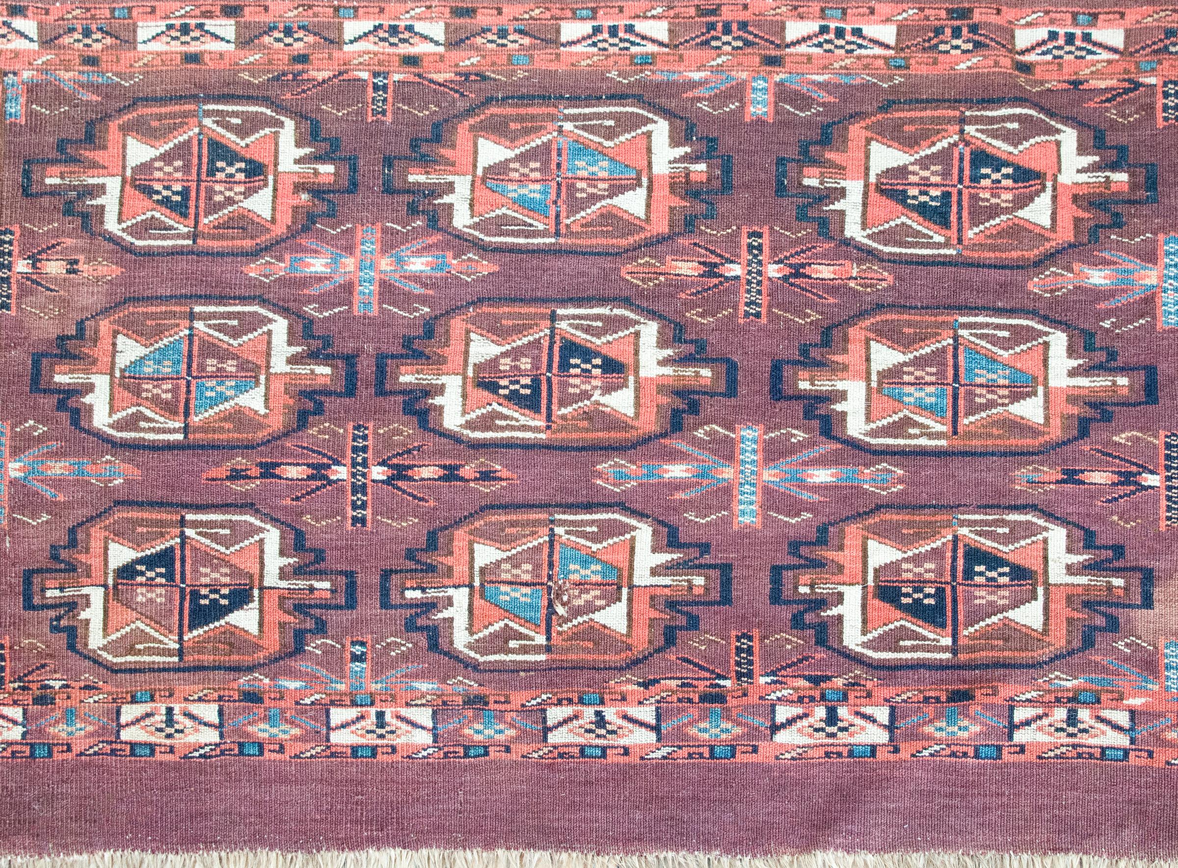 Tapis persan Yamout du début du 20e siècle en vente 1