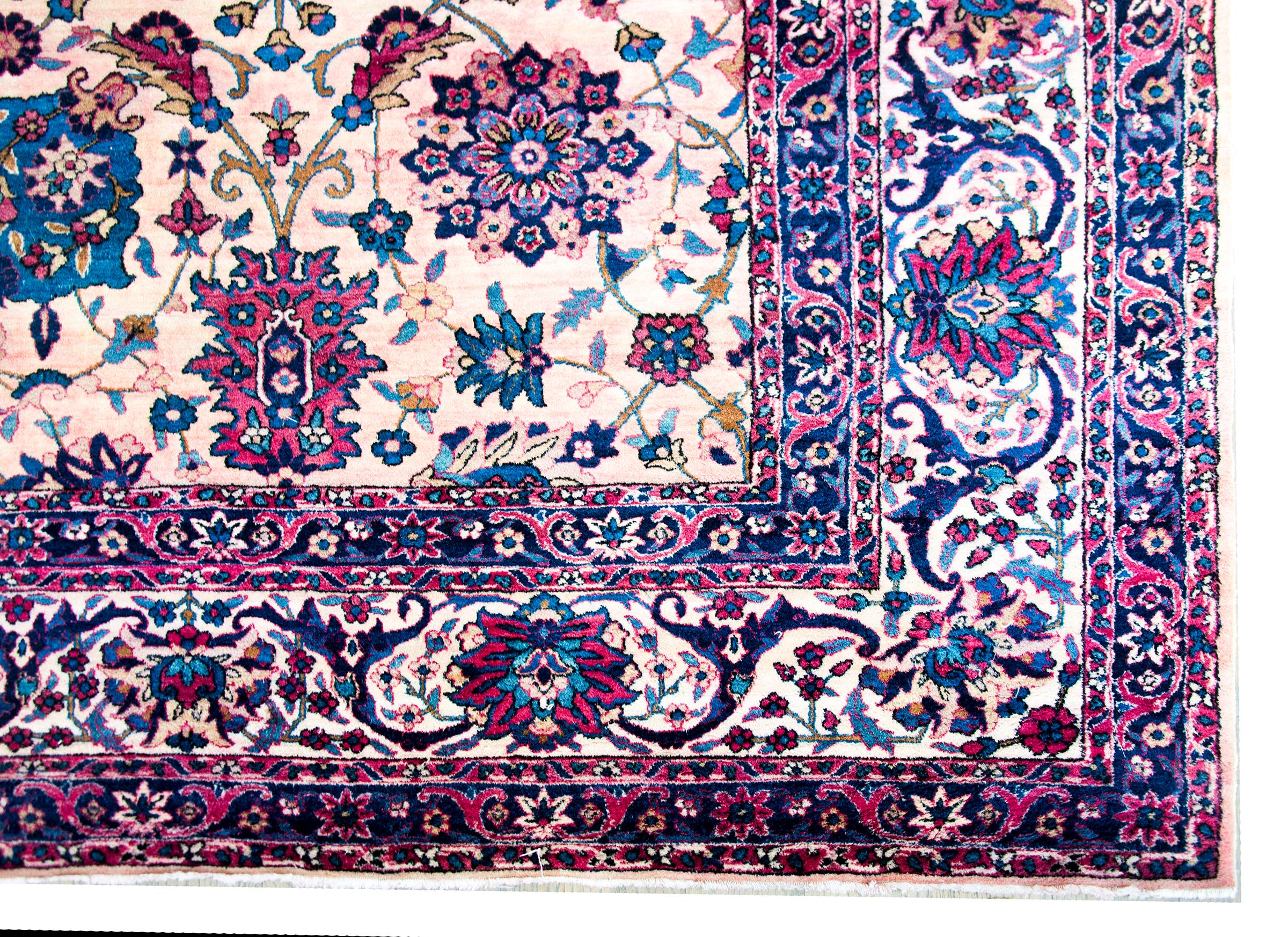 Early 20th Century Persian Yazd Rug For Sale 7