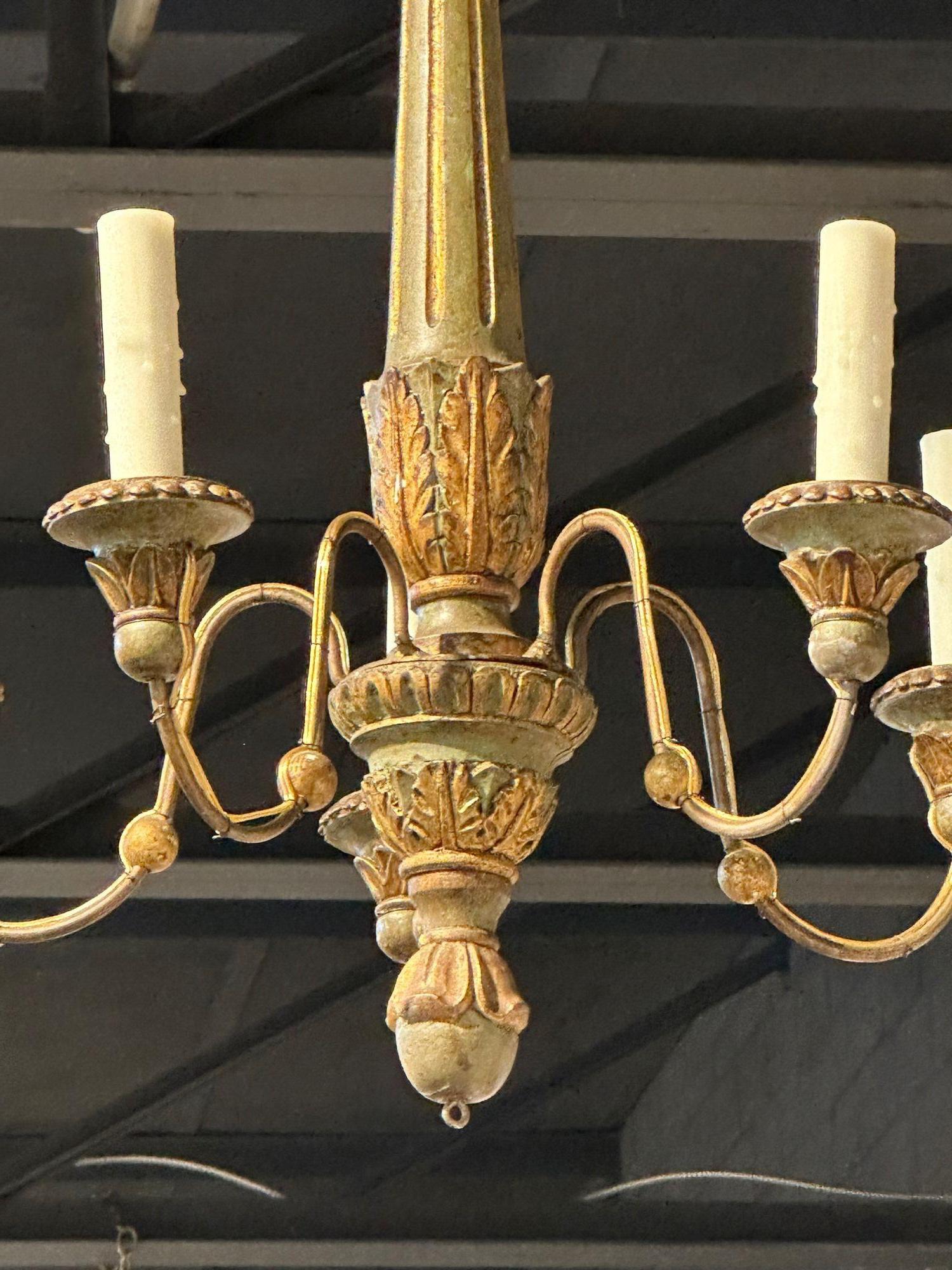 Early 20th Century Petite Italian Parcel Giltwood Chandelier For Sale 1