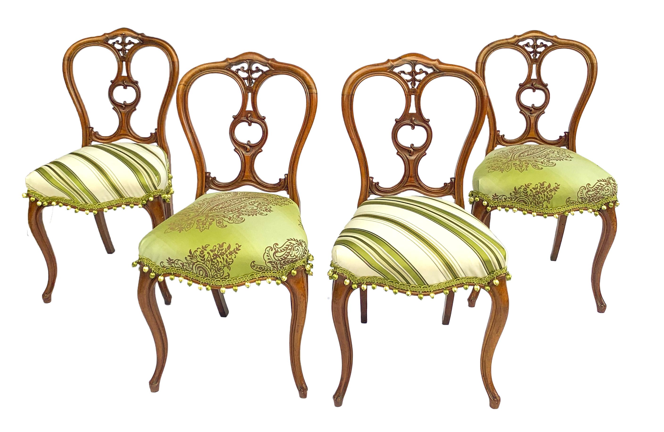 Early 20th Century Petite Victorian Style Elegantly Sculpted Balloon Back Chairs For Sale 5