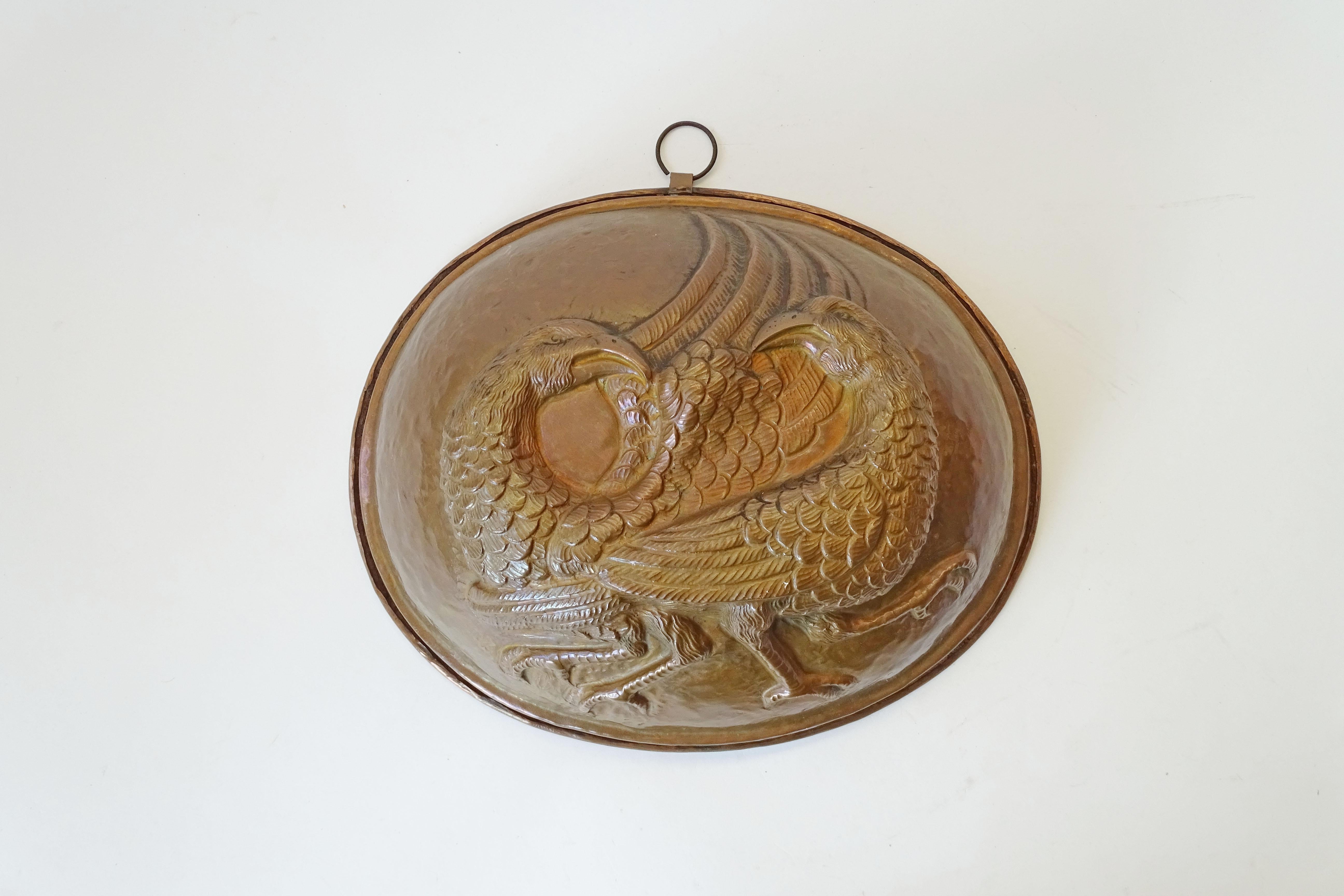 Early 20th Century Pheasants Oval Copper Mold Form In Good Condition For Sale In Milan, IT