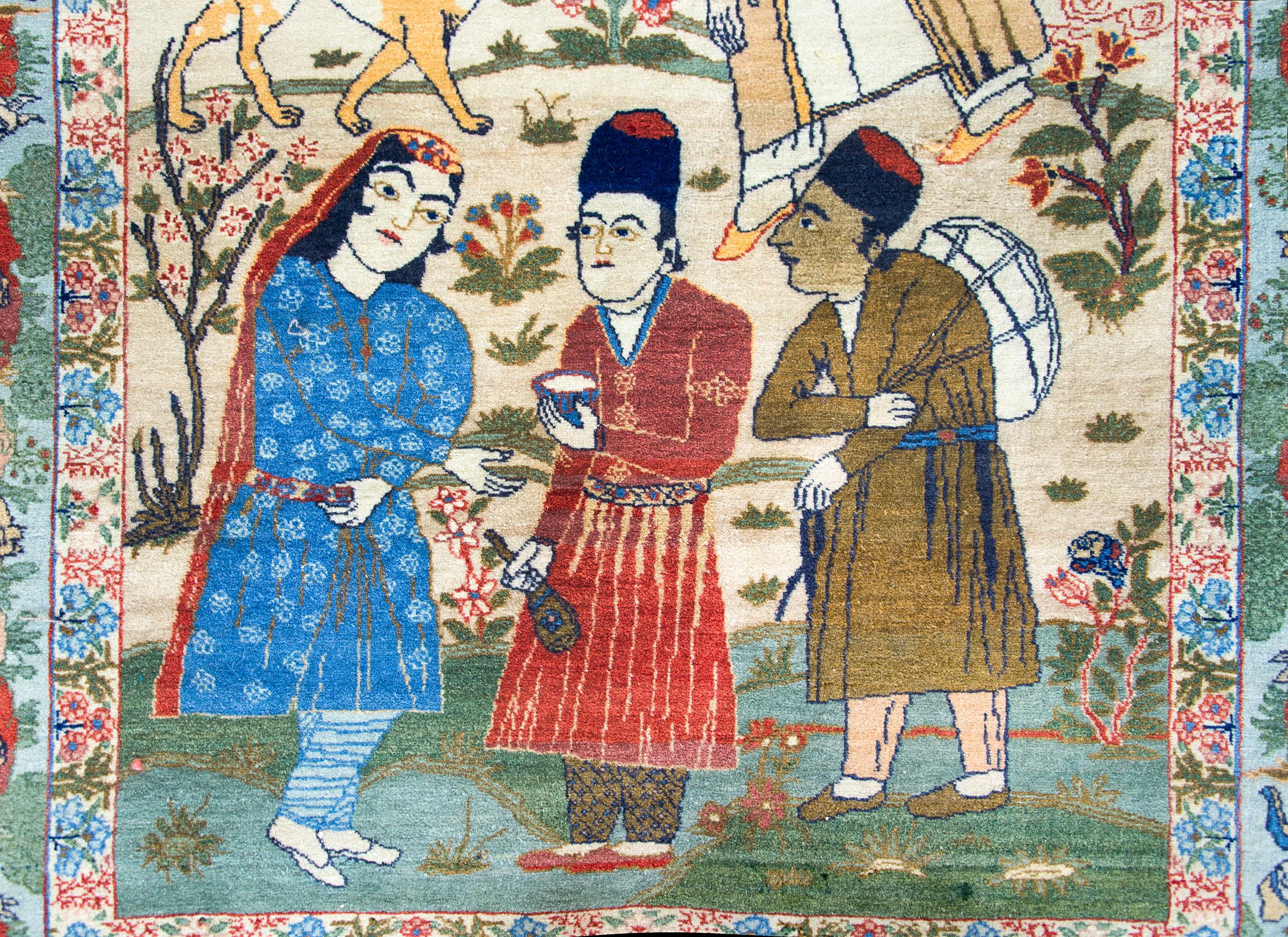 Early 20th Century Pictorial Isfahan Rug In Good Condition For Sale In Chicago, IL