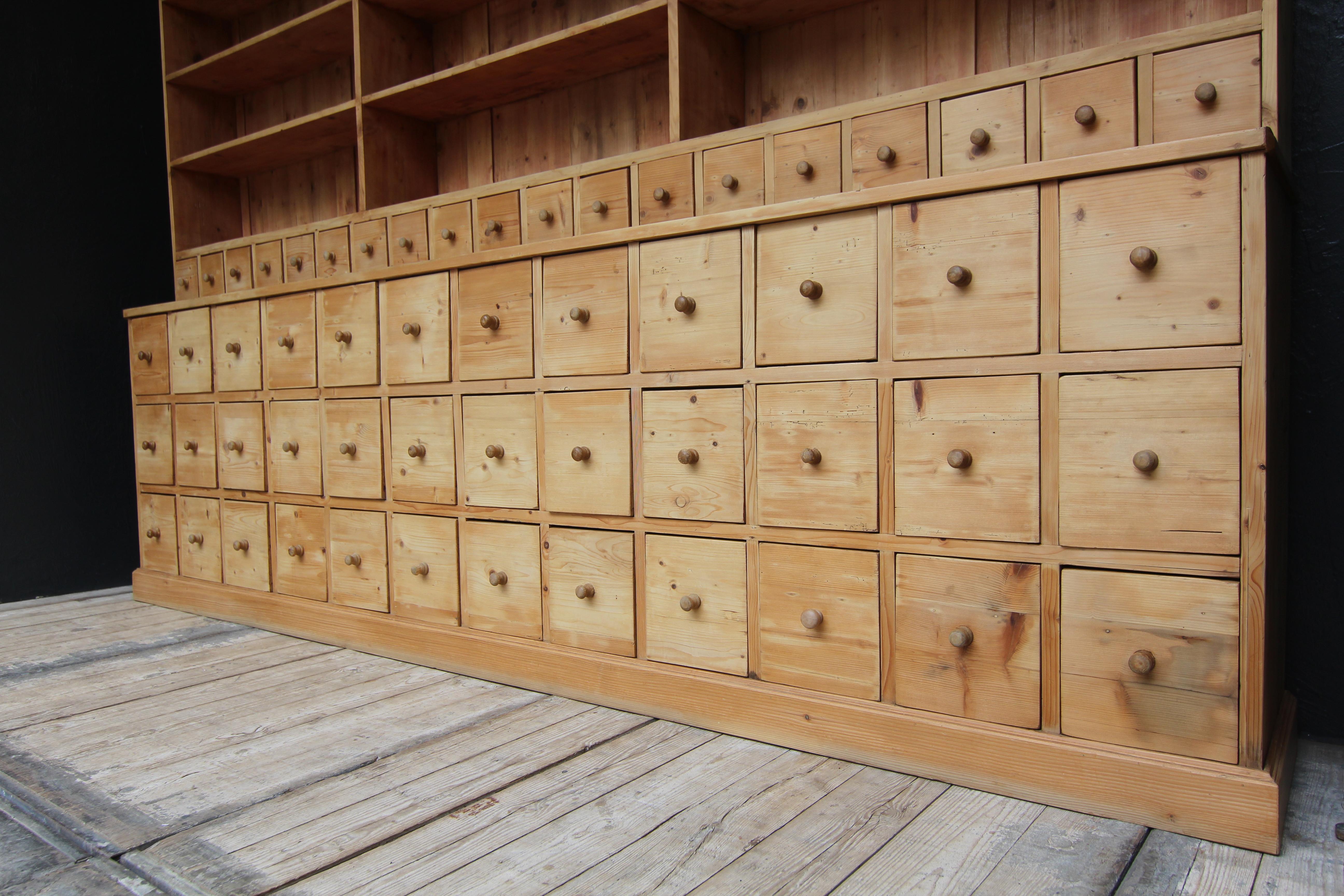Early 20th Century Pine Apothecary Cabinet For Sale 2