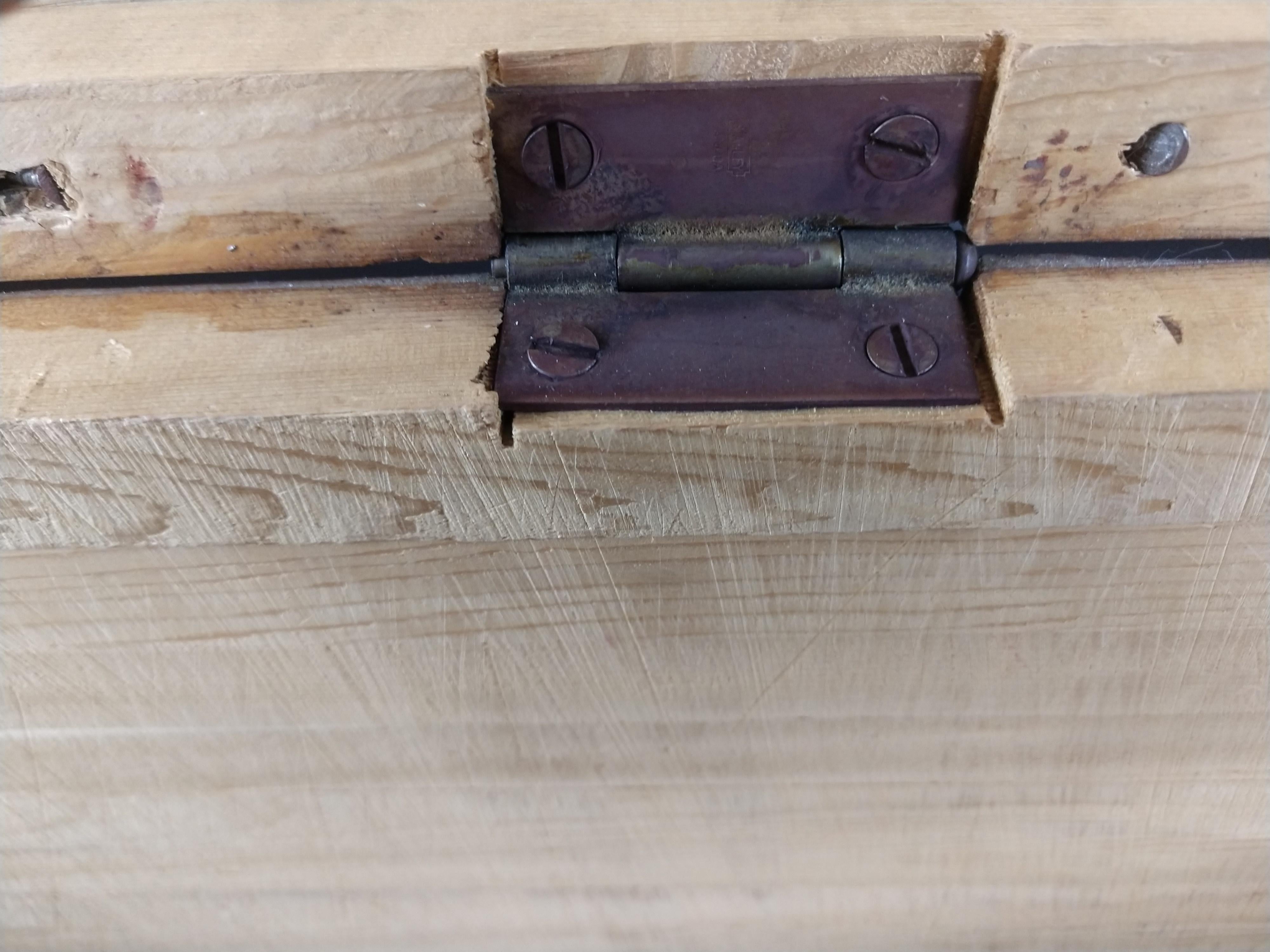 Early 20th Century Pine Blanket Chest 1