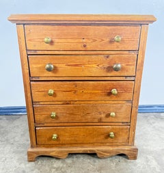 Distressed Early 20th-Century Pine Chest of Drawers, Five Brass Knobs