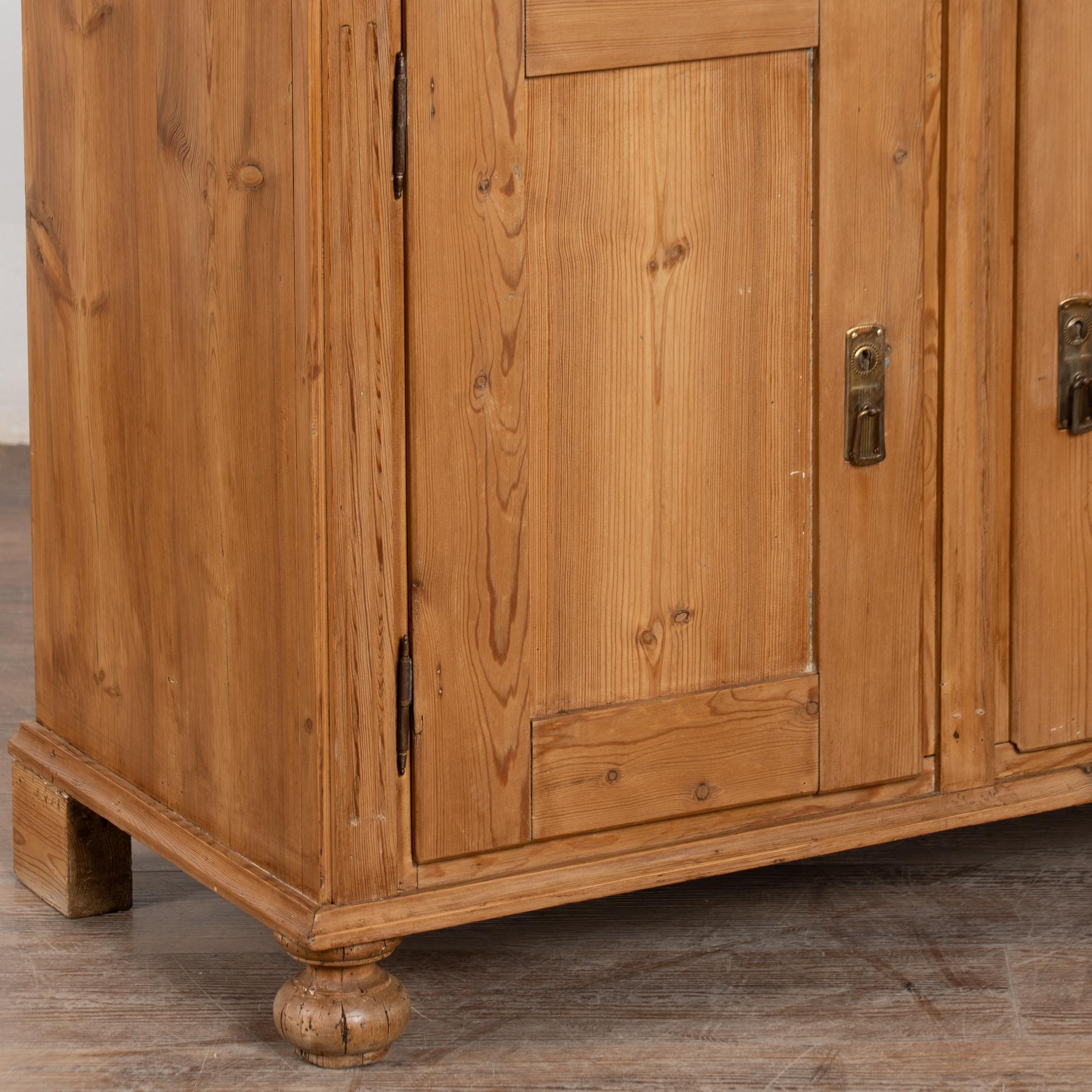 Credenza danese in pino dei primi del Novecento in vendita 4