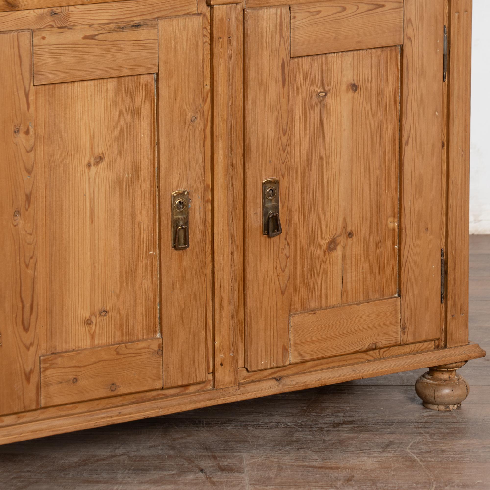 Credenza danese in pino dei primi del Novecento in vendita 5