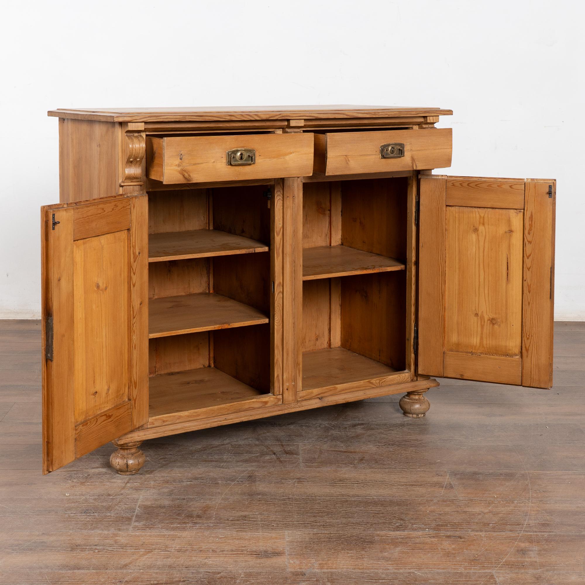 Country Credenza danese in pino dei primi del Novecento in vendita
