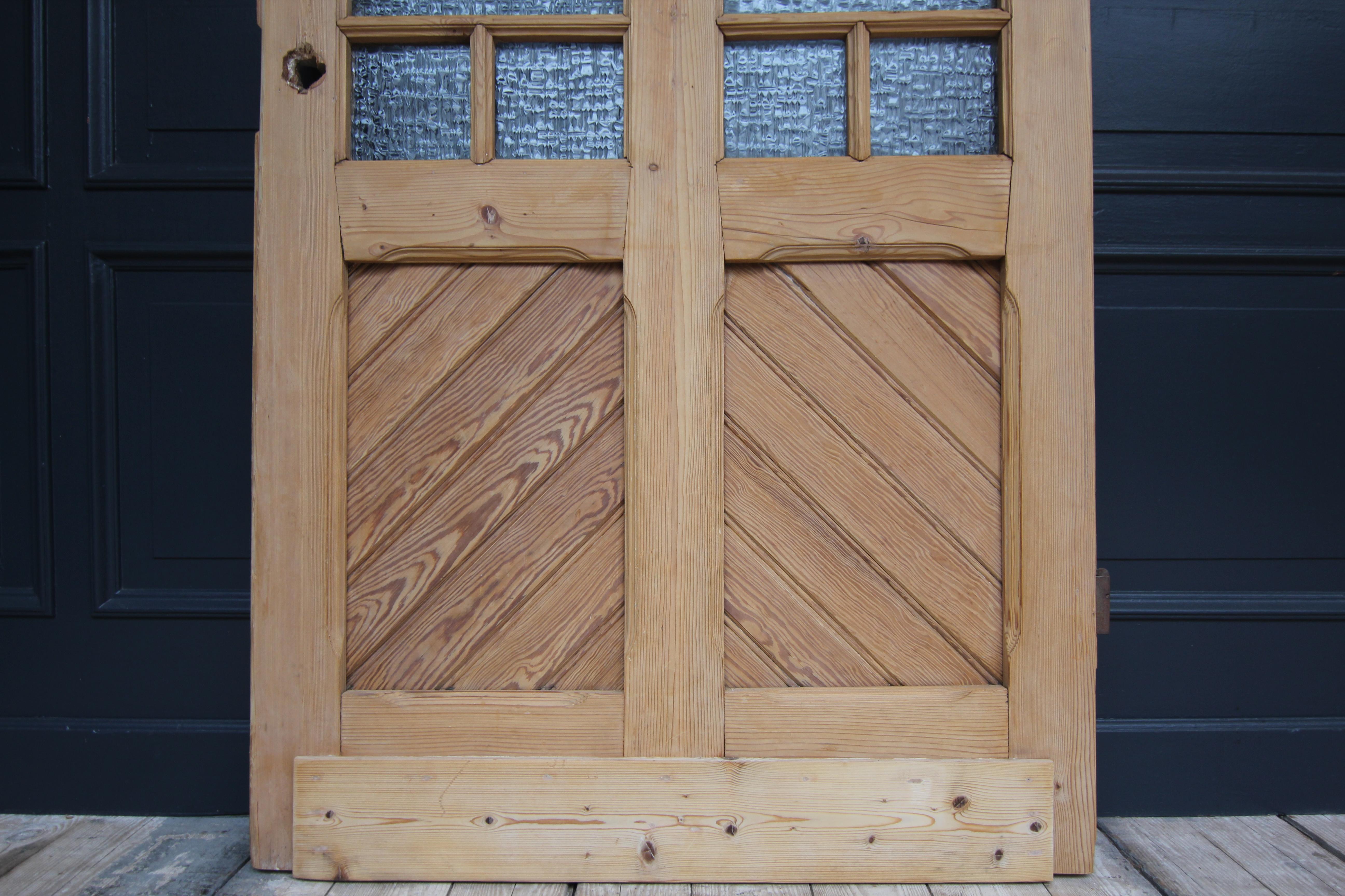 Early 20th Century Pine Door with Glass For Sale 5