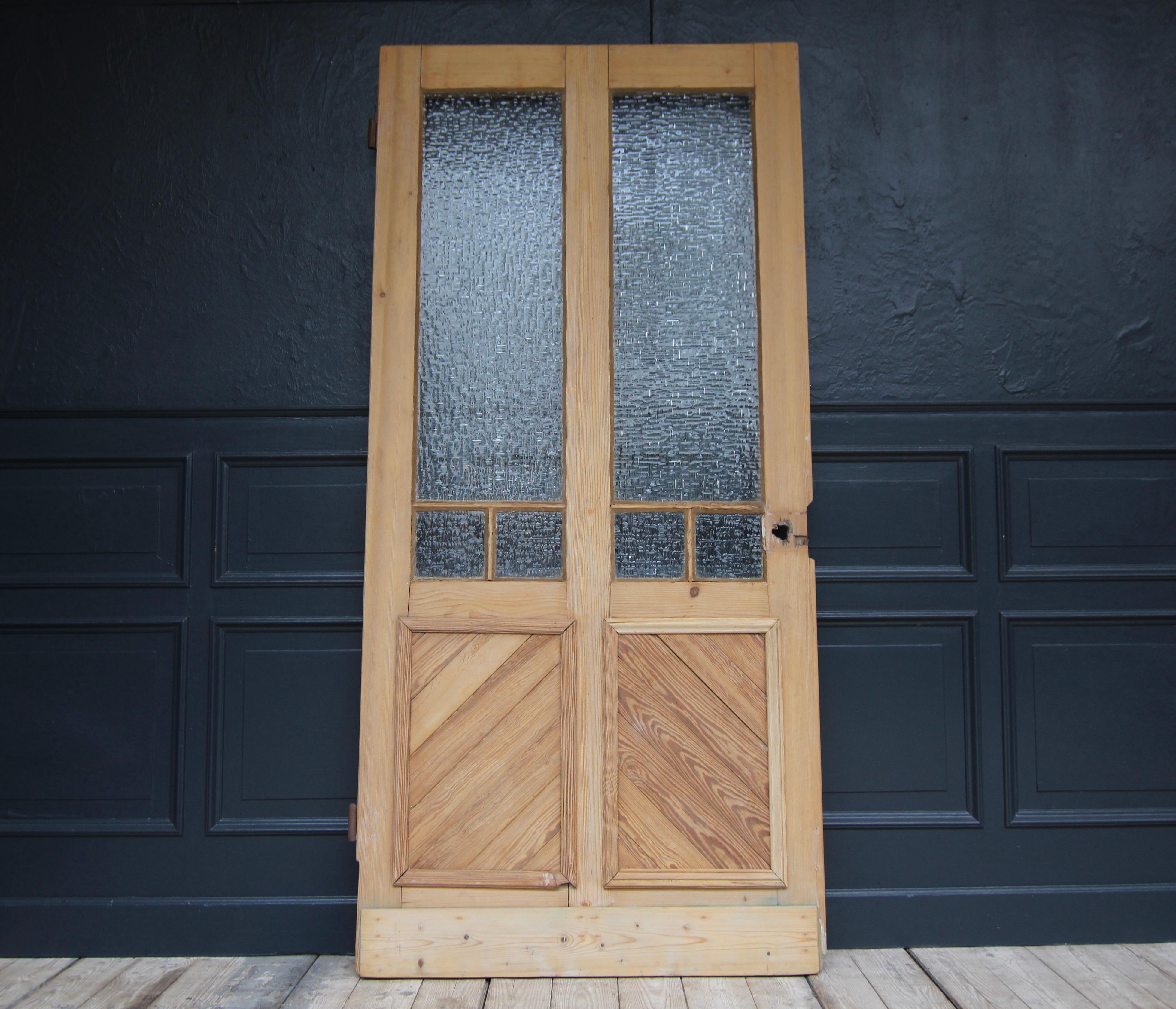 Early 20th Century Pine Door with Glass For Sale 7