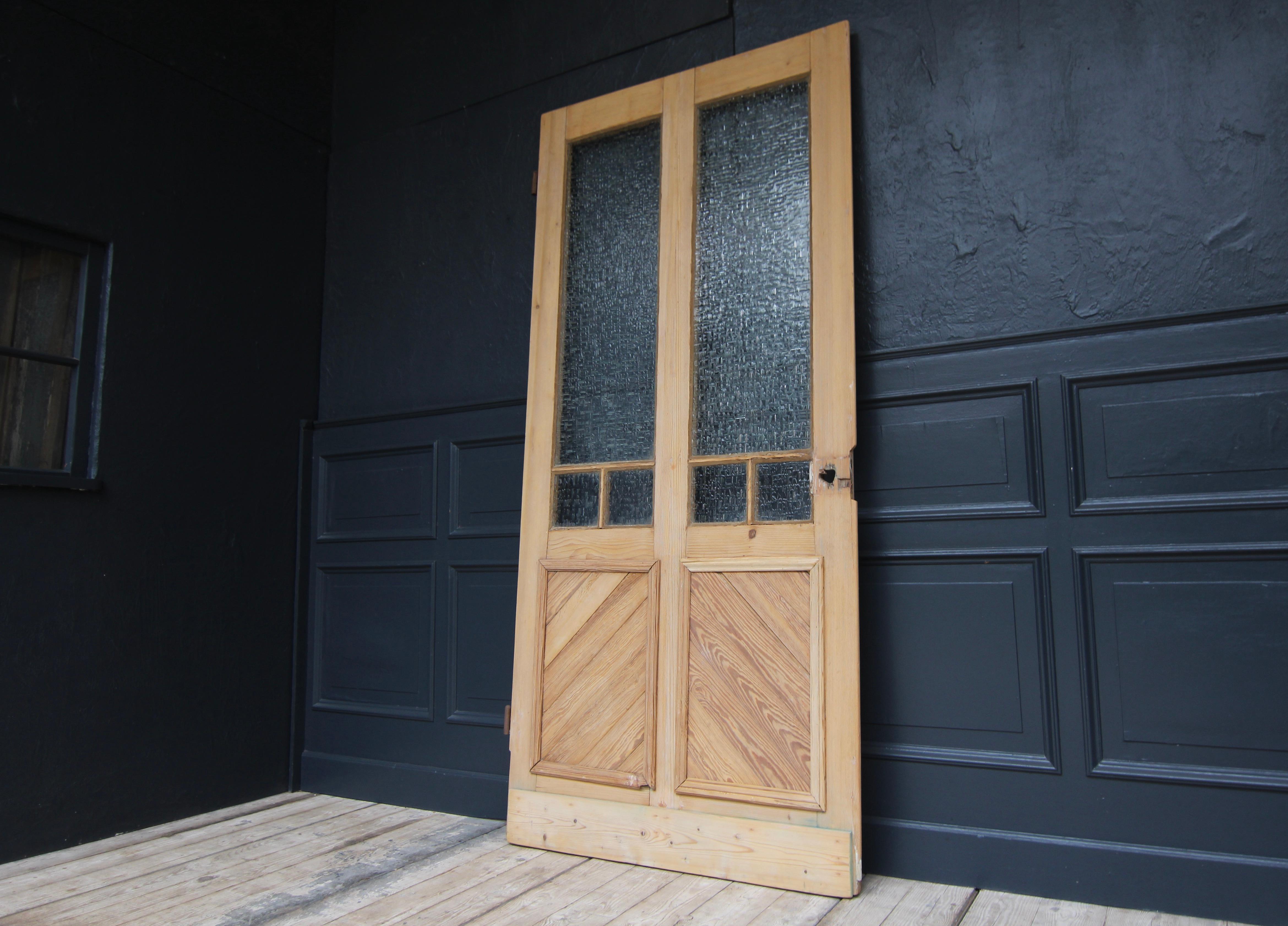 Early 20th Century Pine Door with Glass For Sale 8