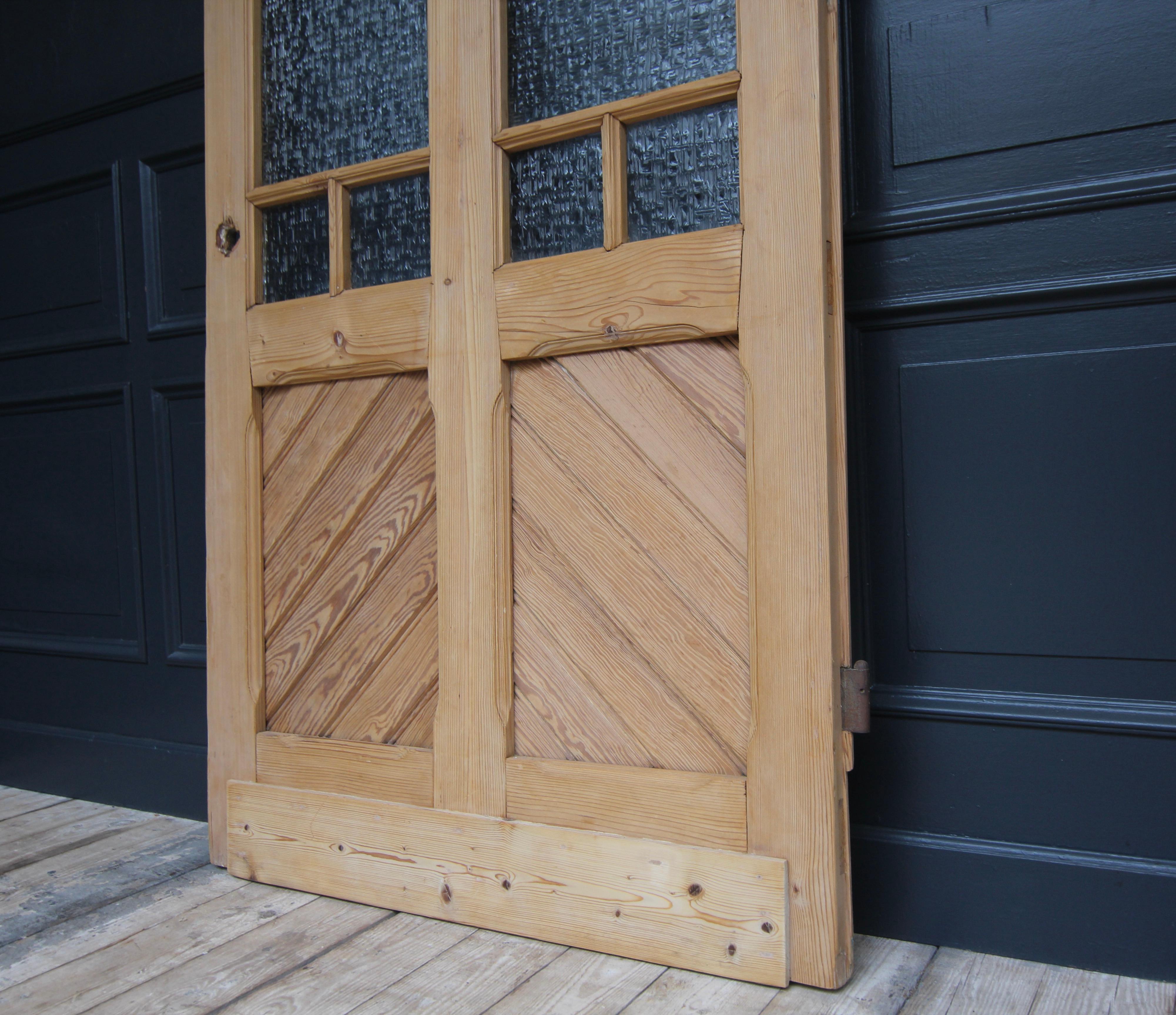 Early 20th Century Pine Door with Glass For Sale 1