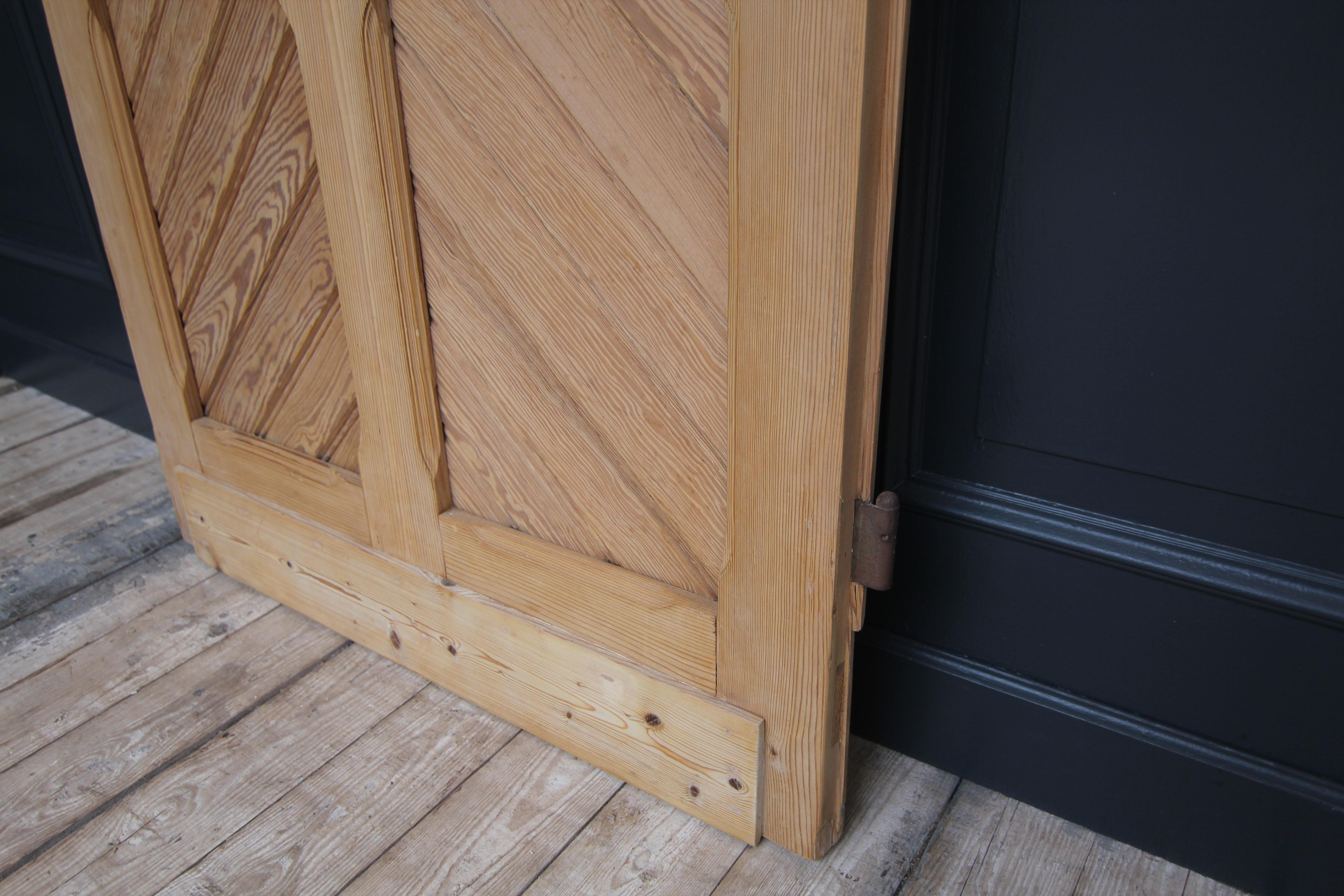 Early 20th Century Pine Door with Glass For Sale 2