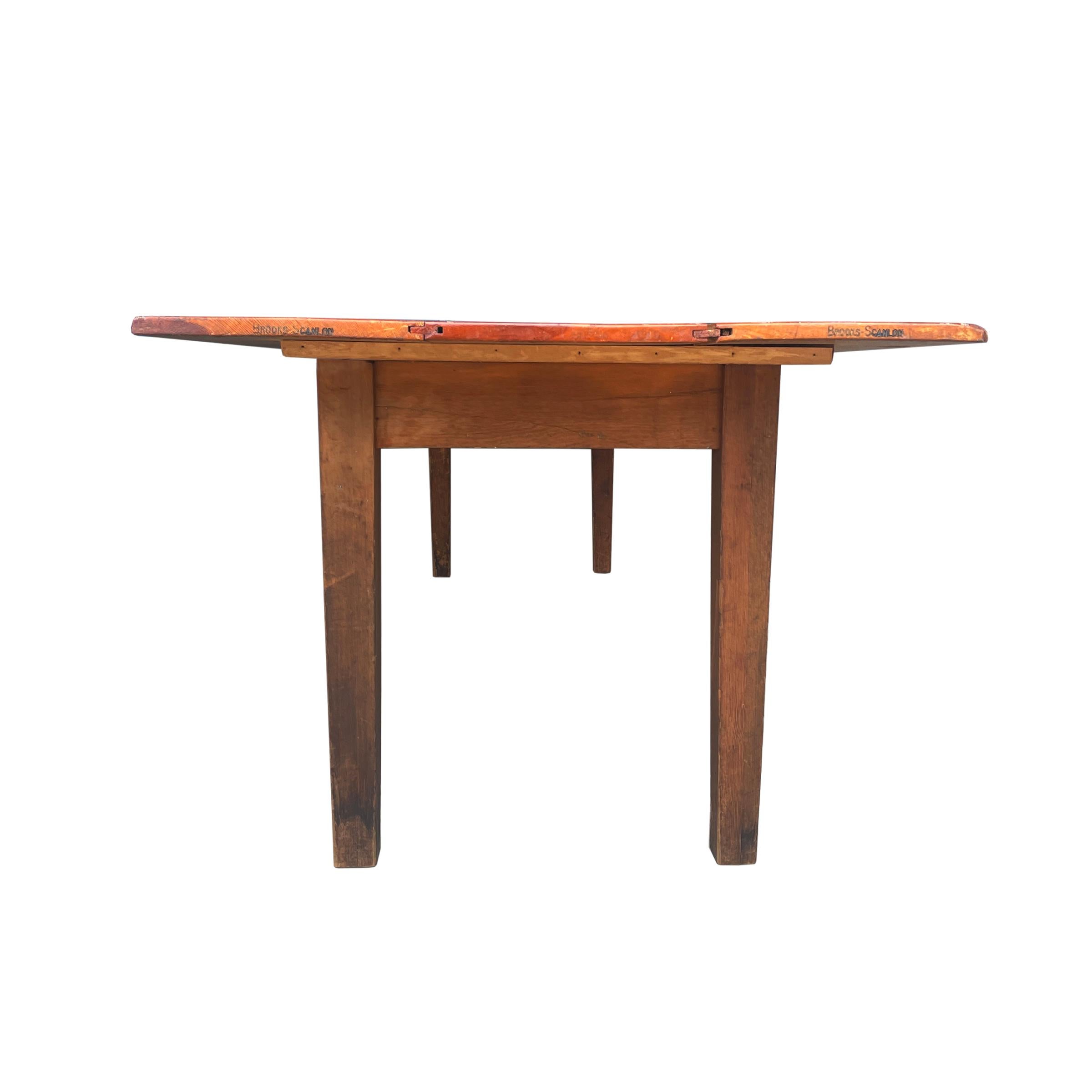 Early 20th Century Pine Harvest Table In Good Condition In Chicago, IL