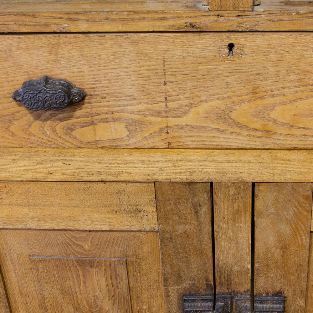 Early 20th Century Pine Hutch 2