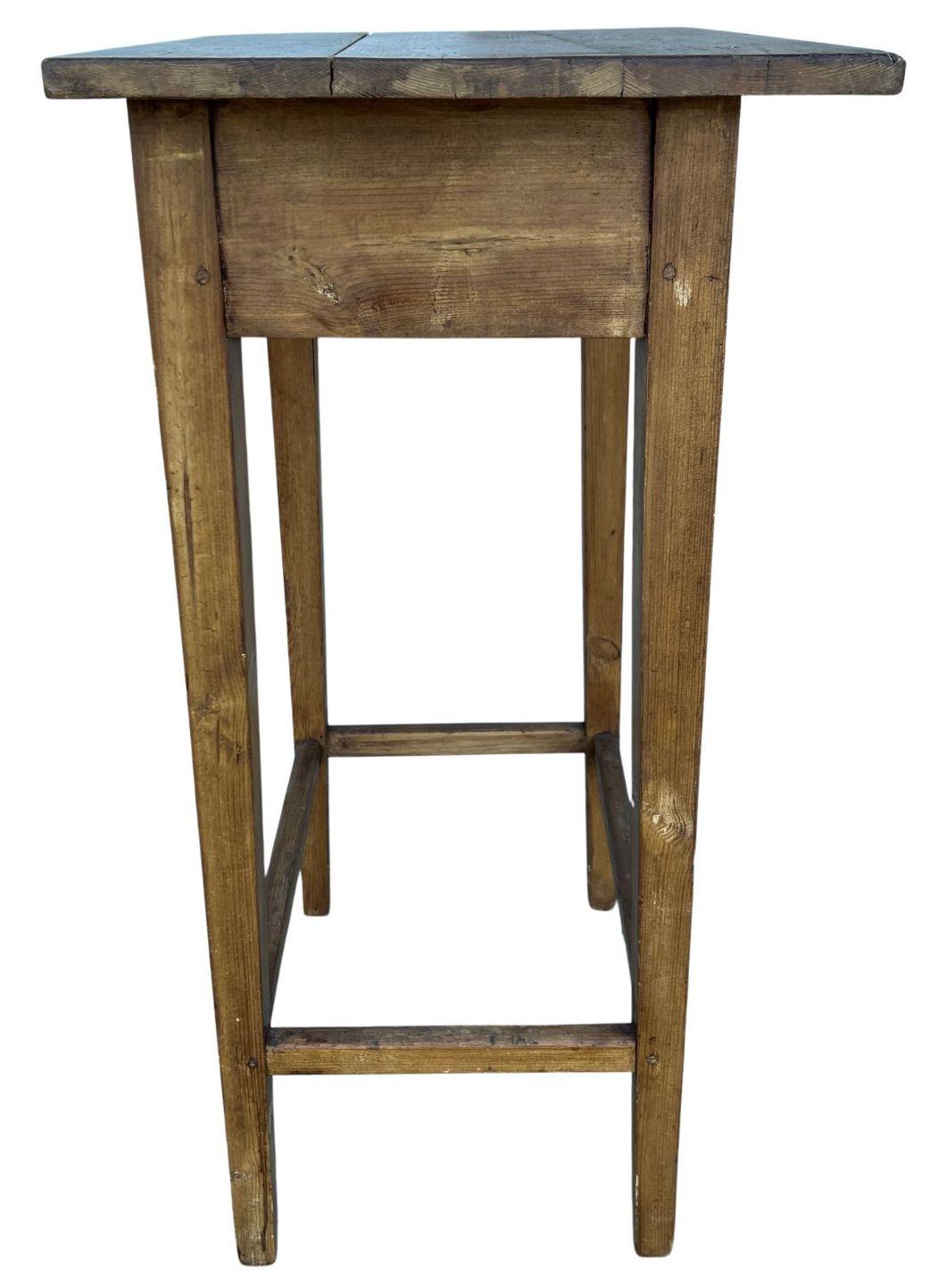American Early 20th Century Pine Side Table For Sale