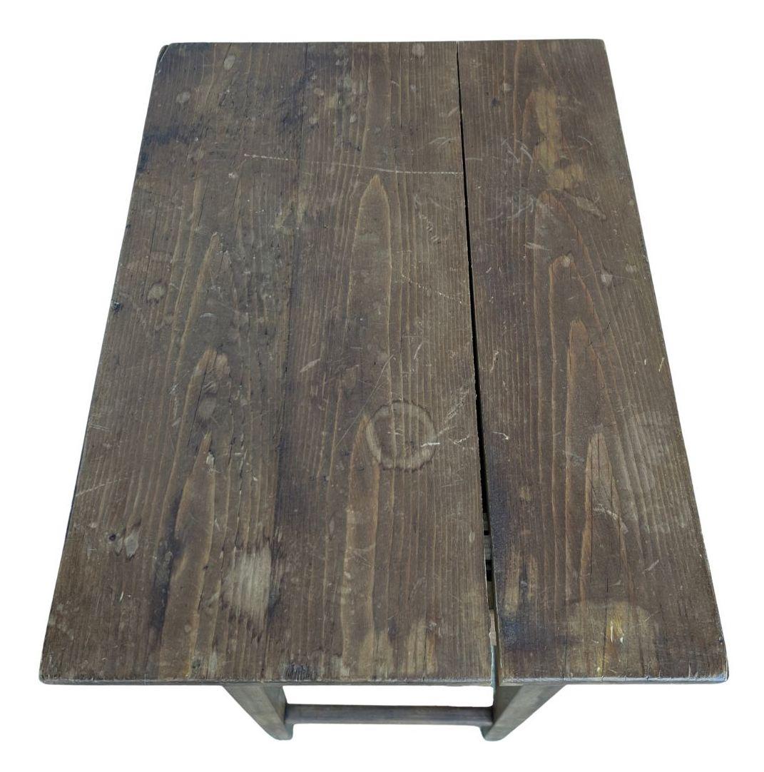 Early 20th Century Pine Side Table For Sale 1