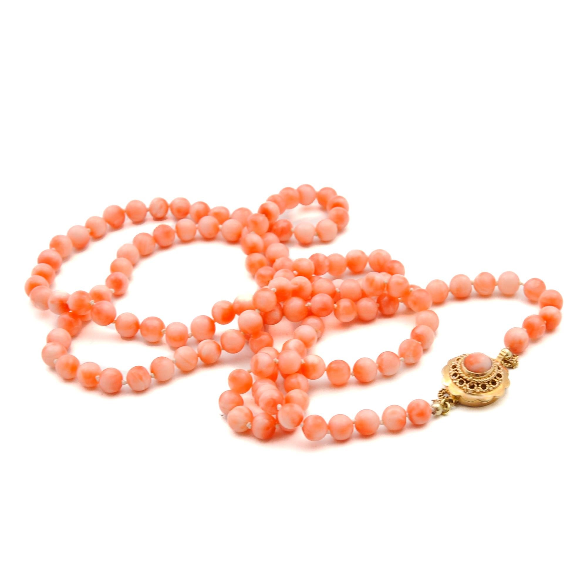 Women's Art Deco Pink Coral 14K Gold Beaded Necklace For Sale