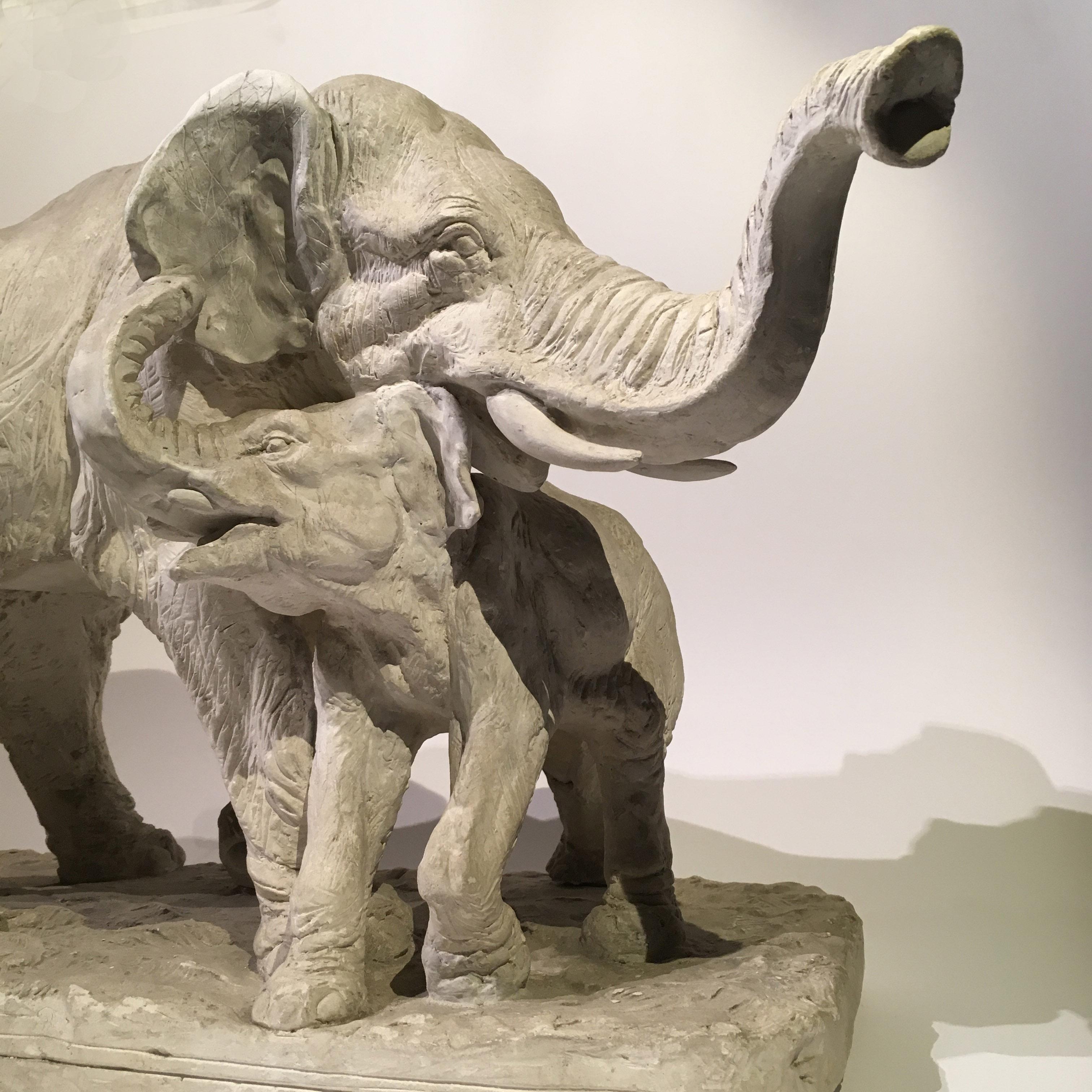Early 20th Century Plaster Sculpture Depicting an Elephant with its Offspring In Good Condition In Firenze, Tuscany