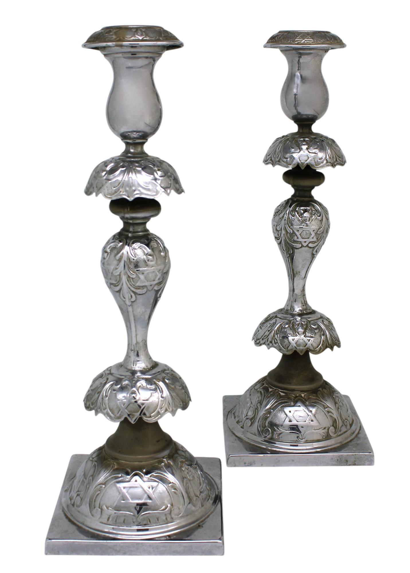 Candelabri Shabbat polacchi placcati in argento dell'inizio del XX secolo In condizioni buone in vendita a New York, NY
