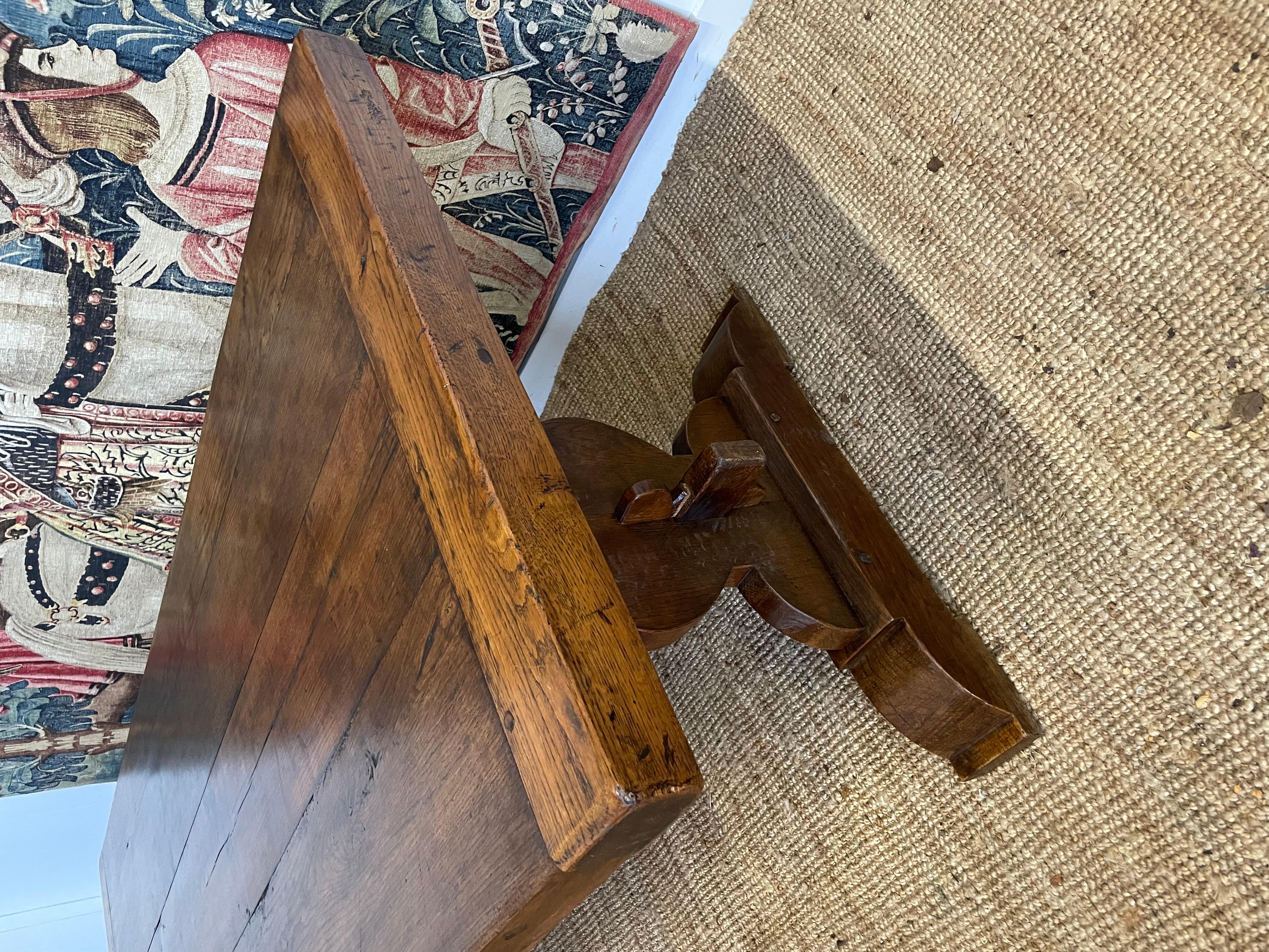 Oak Early 20th century polished oak refectory table  For Sale