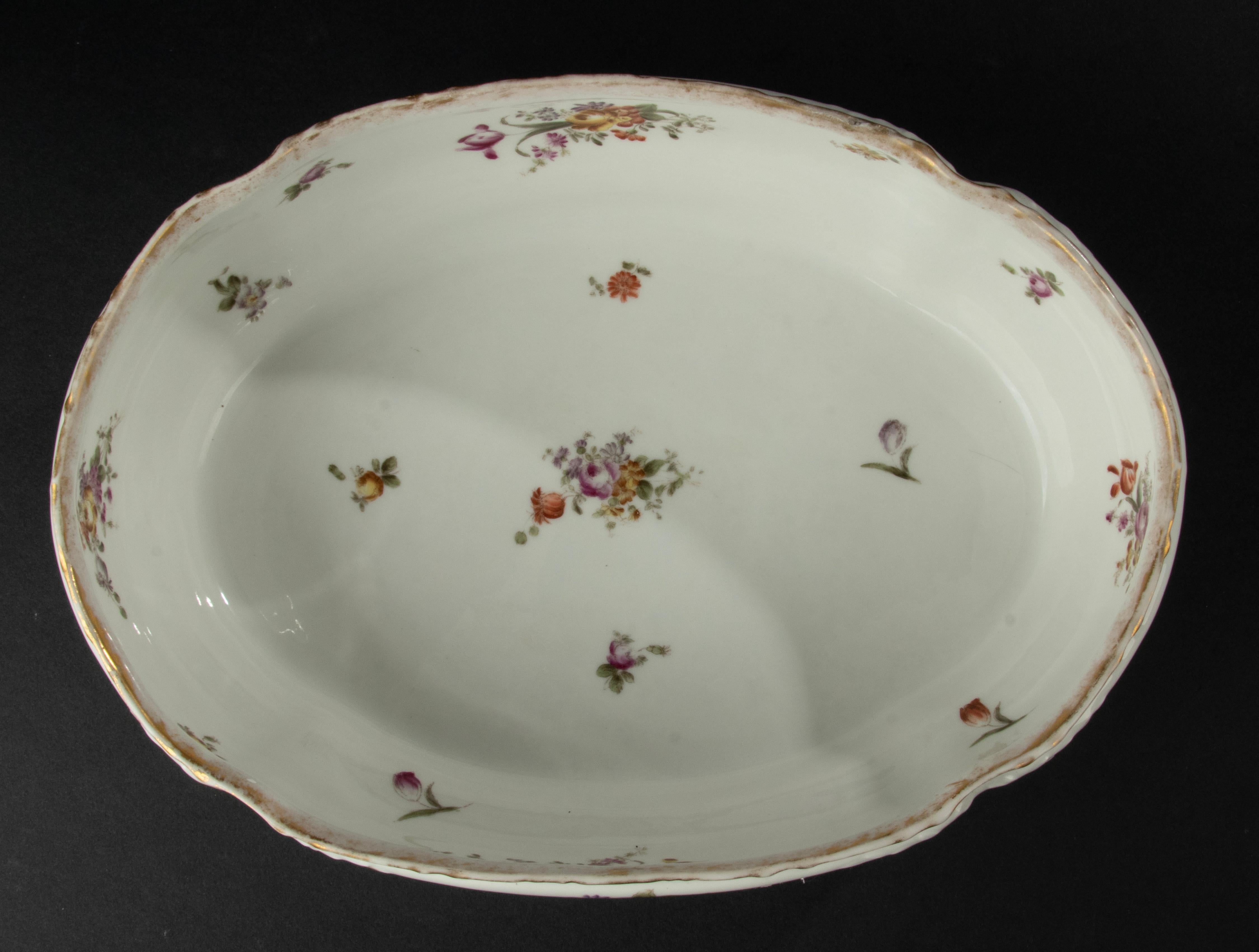 Early 20th Century Porcelain Jardinière Made by Limoges, France For Sale 4